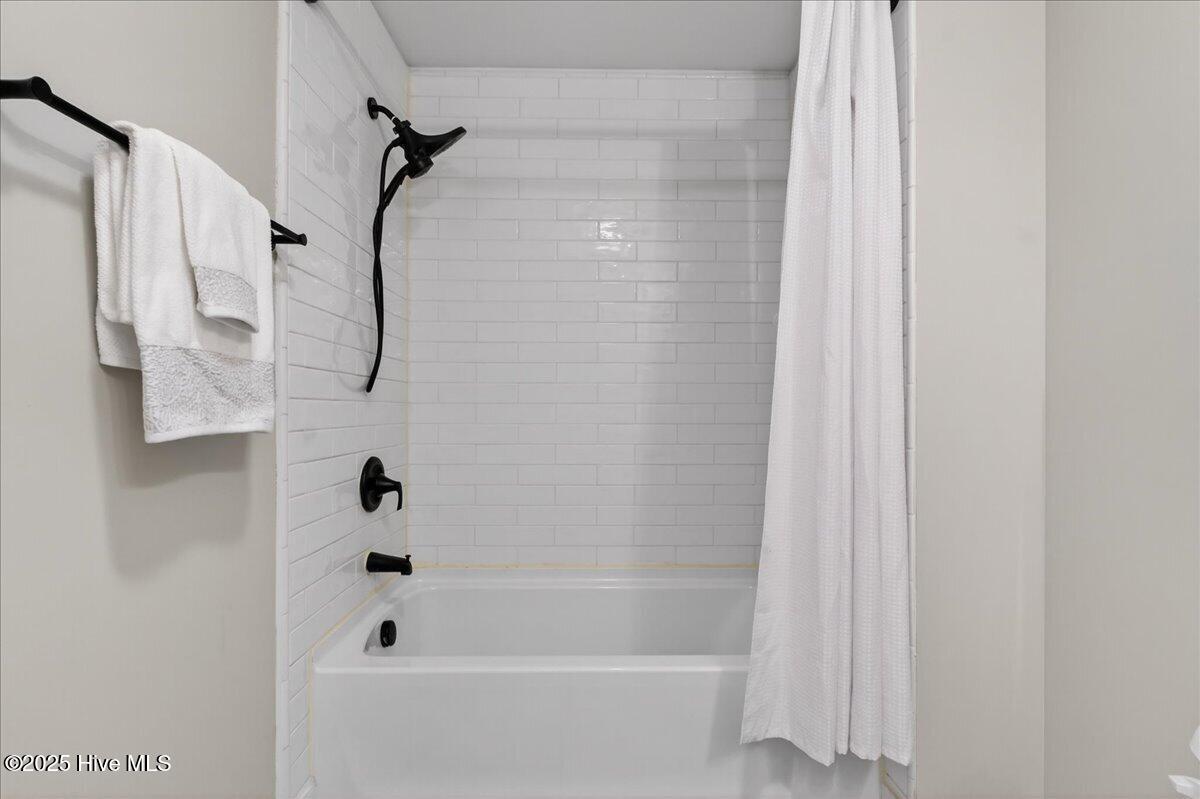 100514096 | Photo 38