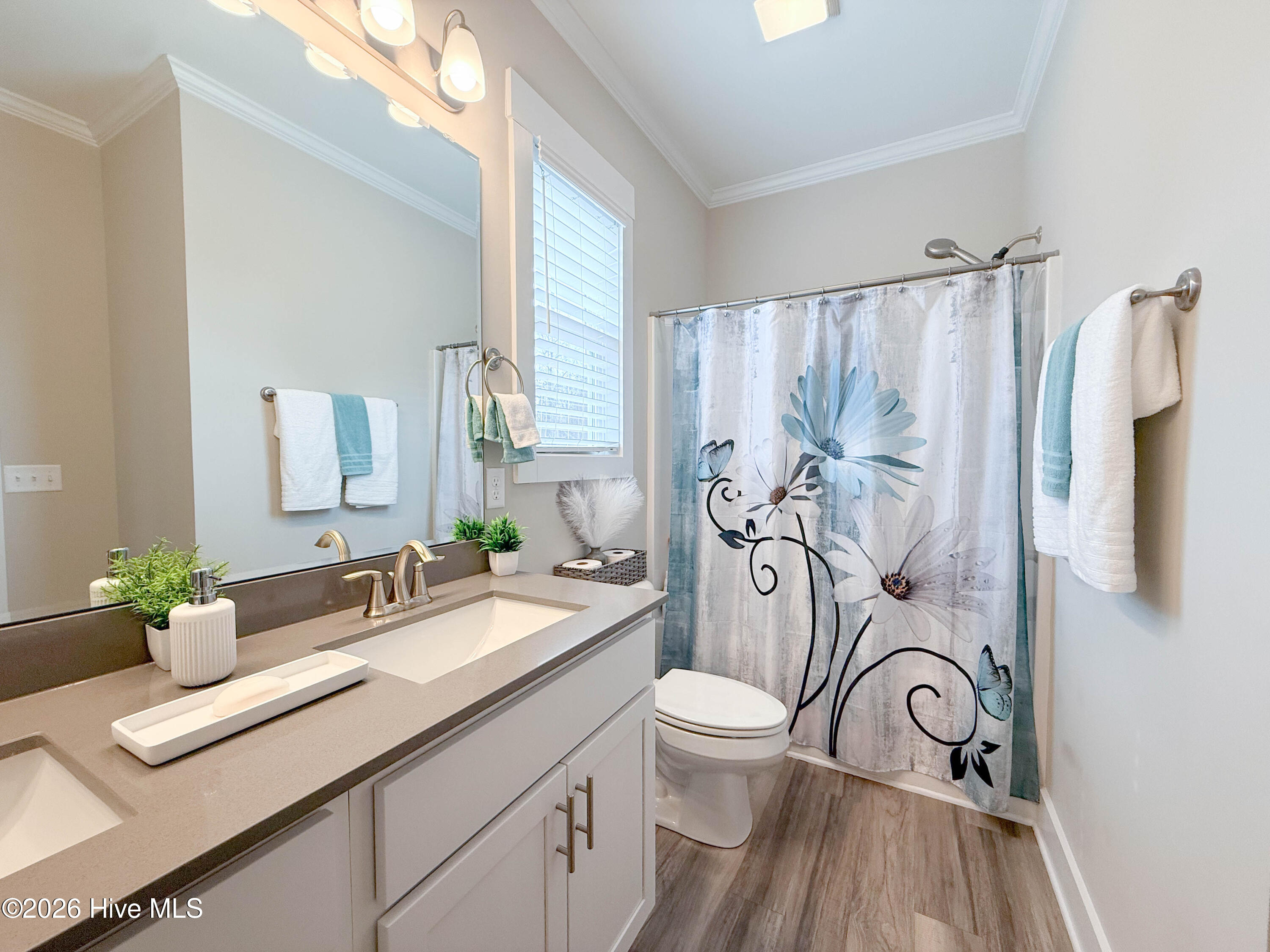 100560693 | Photo 44