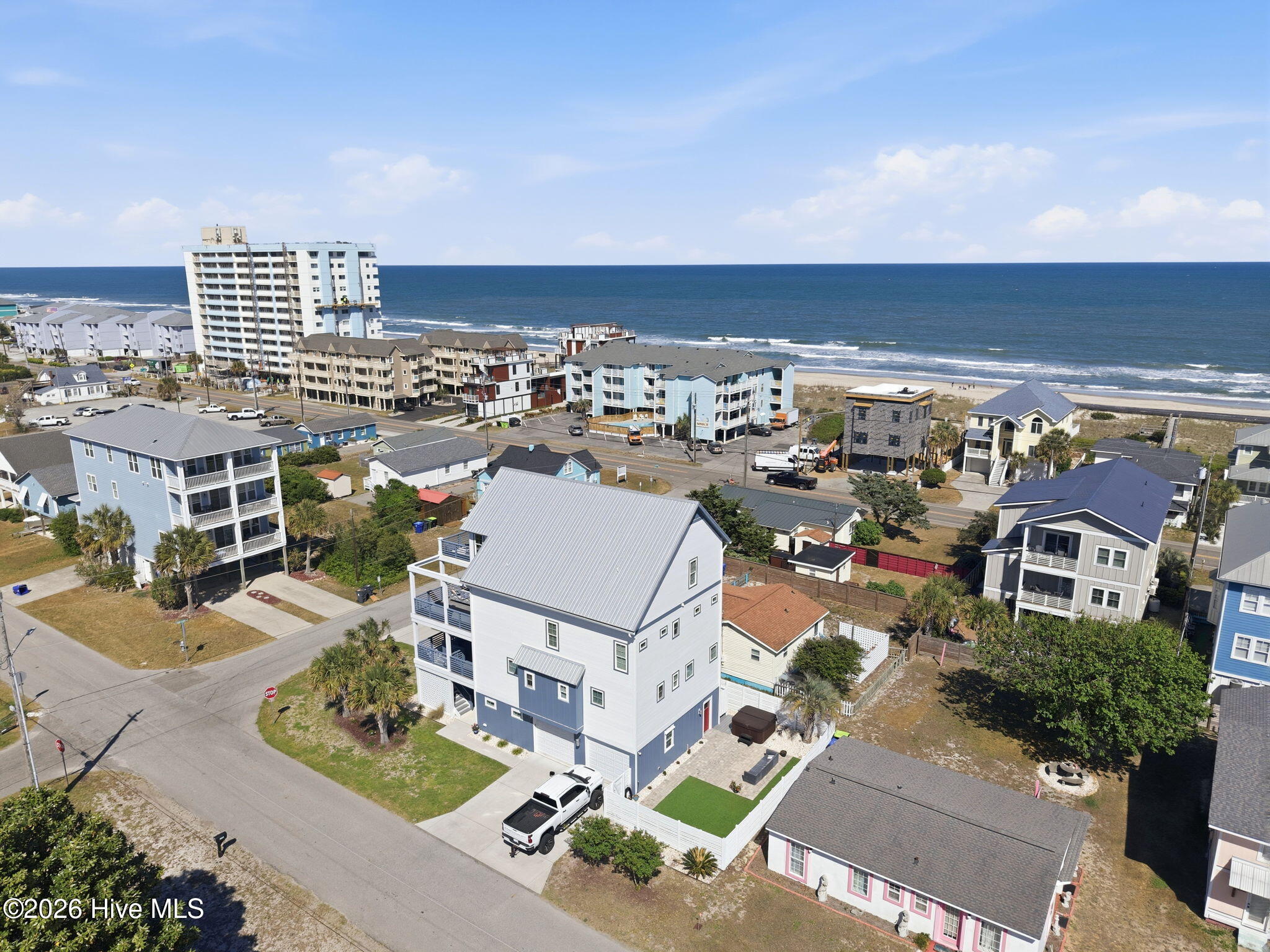 100570056 | Photo 79