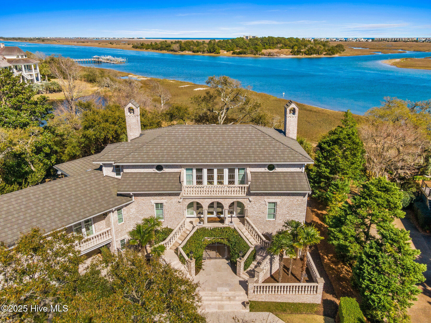 001_1200_great_oaks_drive-85_287