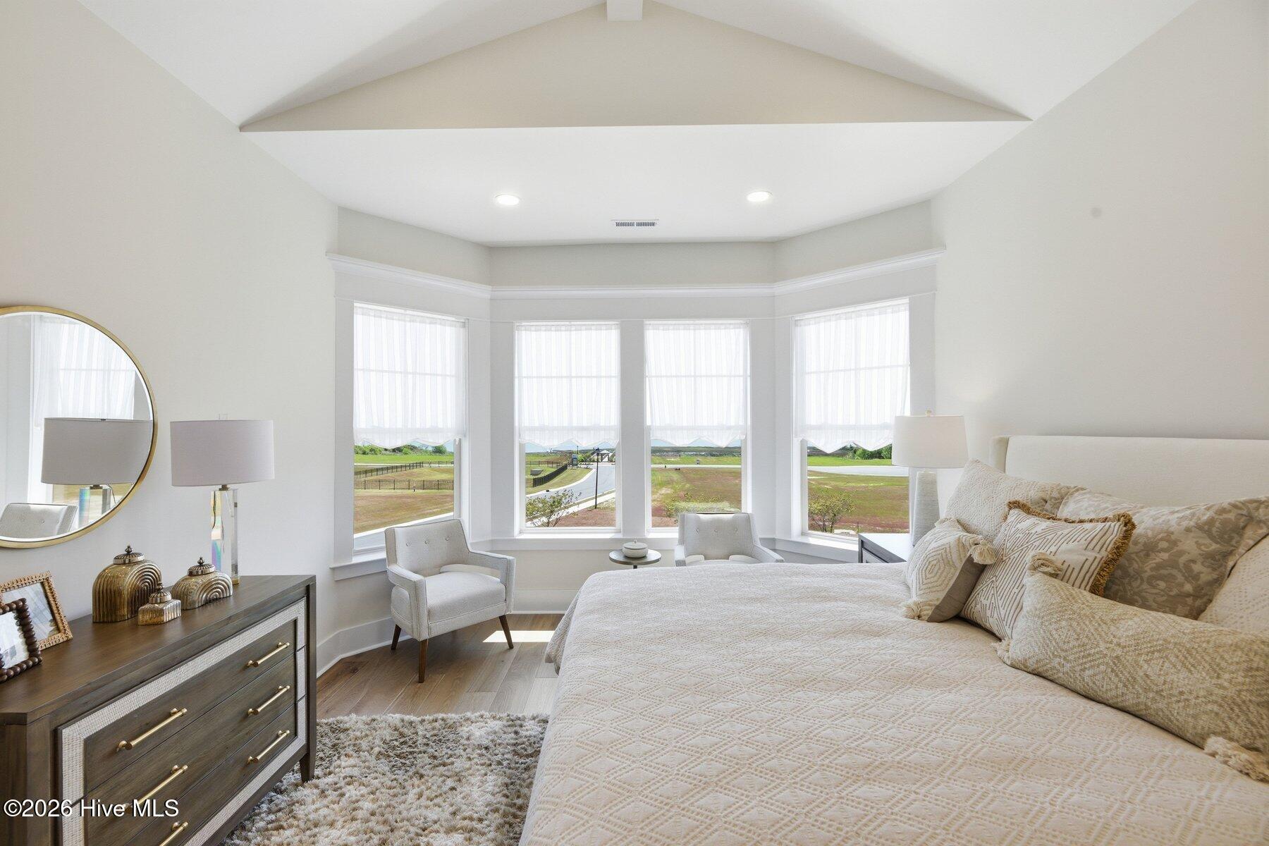 100490520 | Photo 28