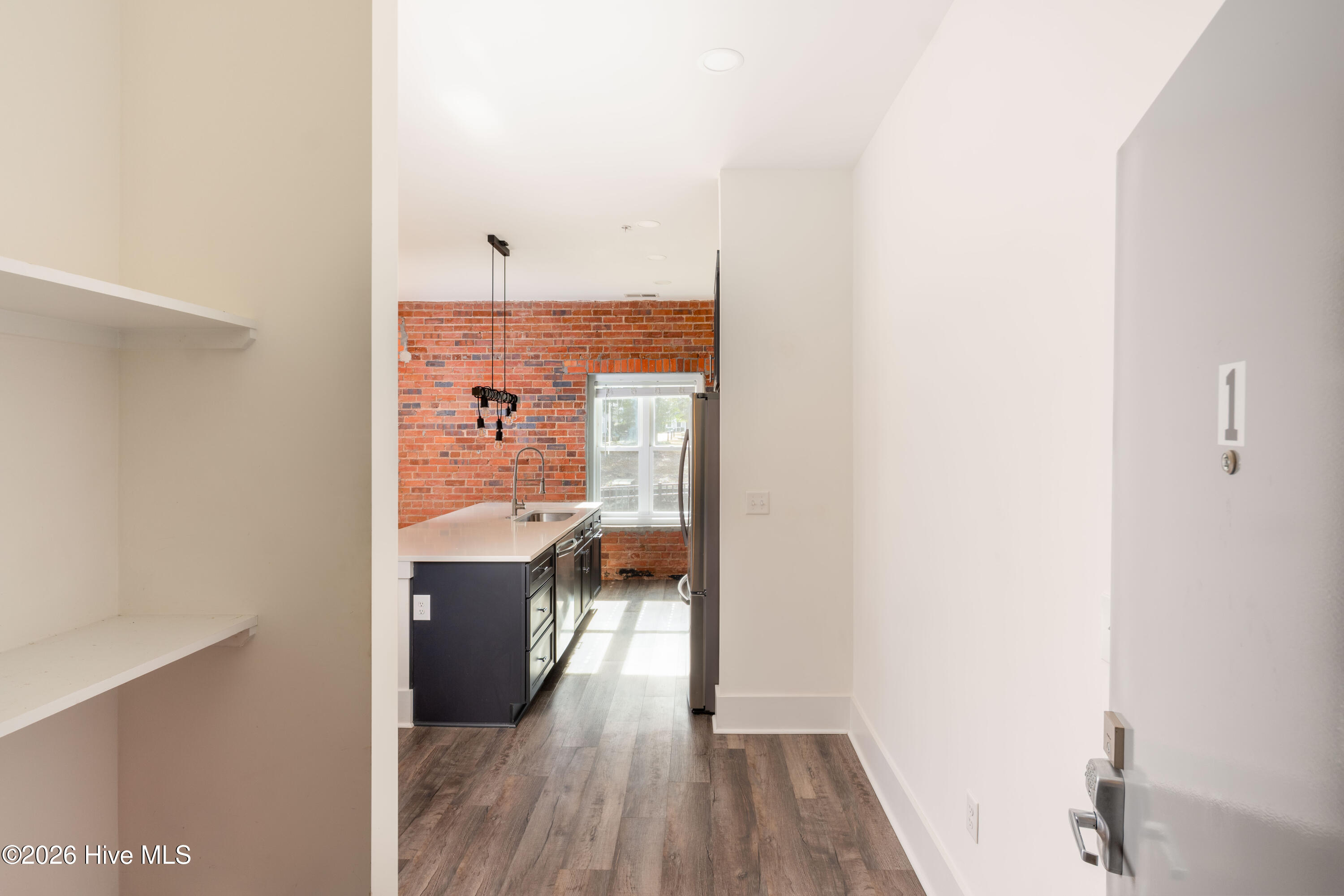 100549852 | Photo 19