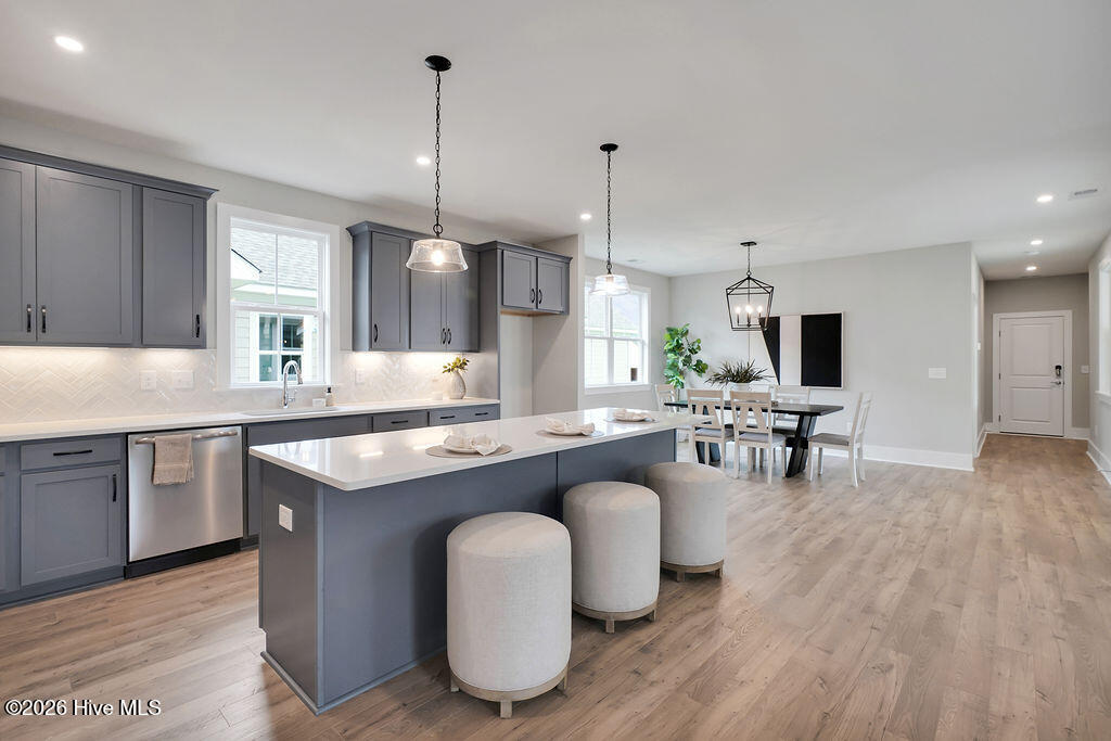 100550768 | Photo 23