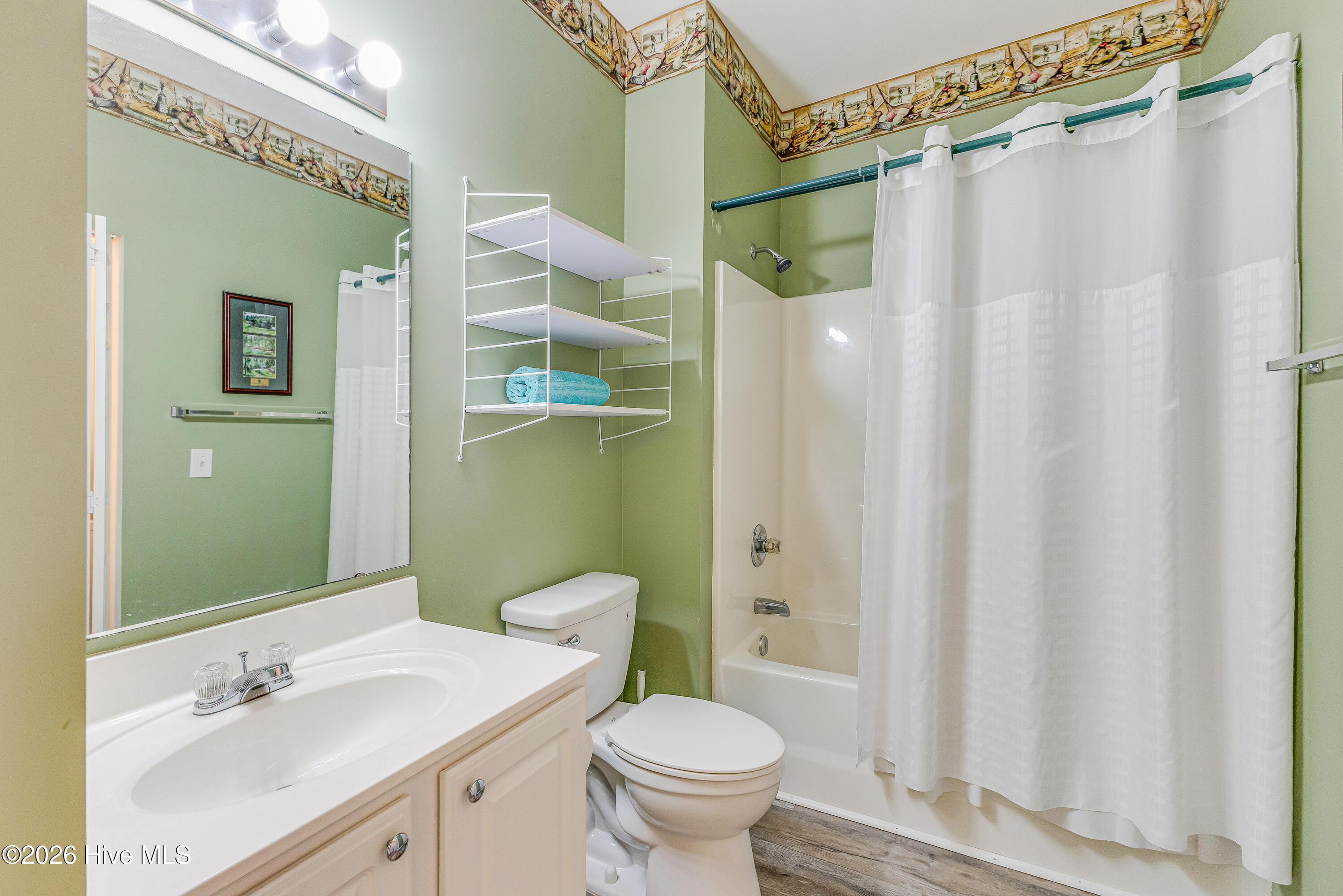 100560351 | Photo 24