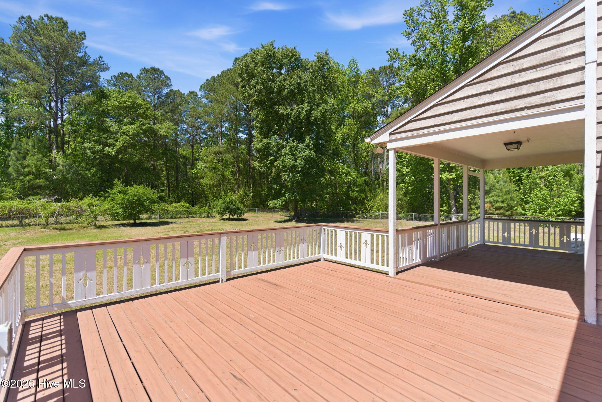 100569907 | Photo 40