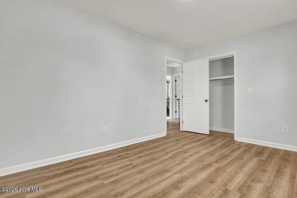 100562479 | Photo 35