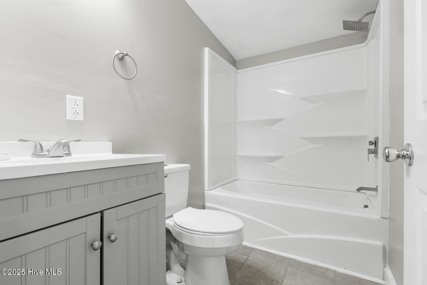 100535202 | Photo 17