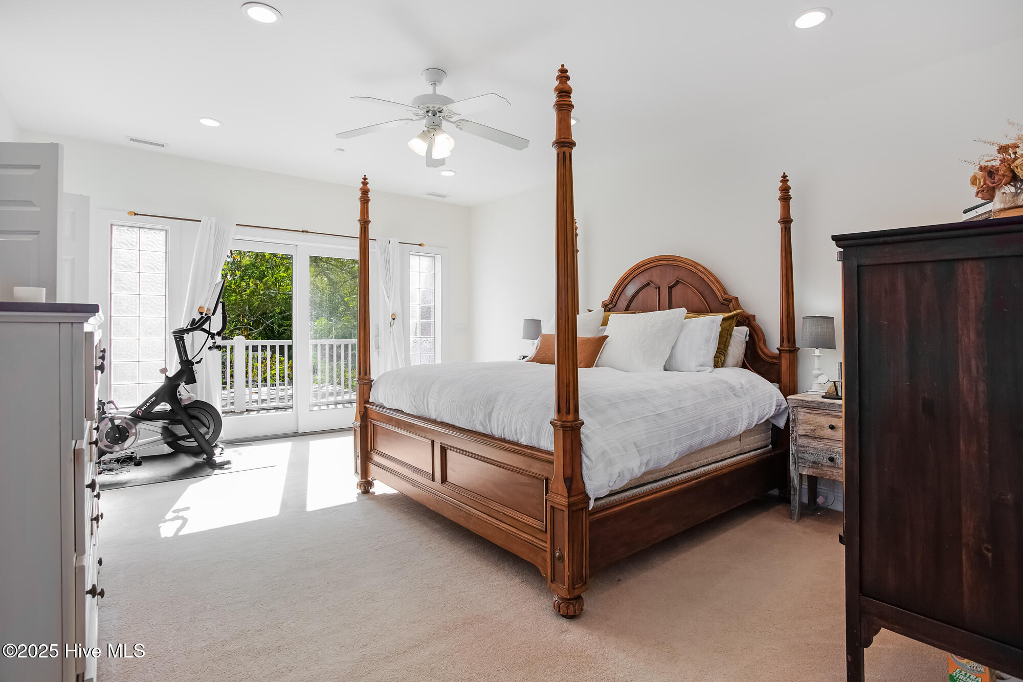 100532044 | Photo 34