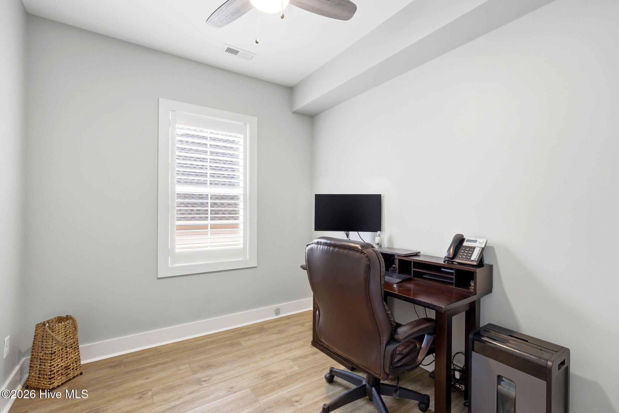 100567990 | Photo 16