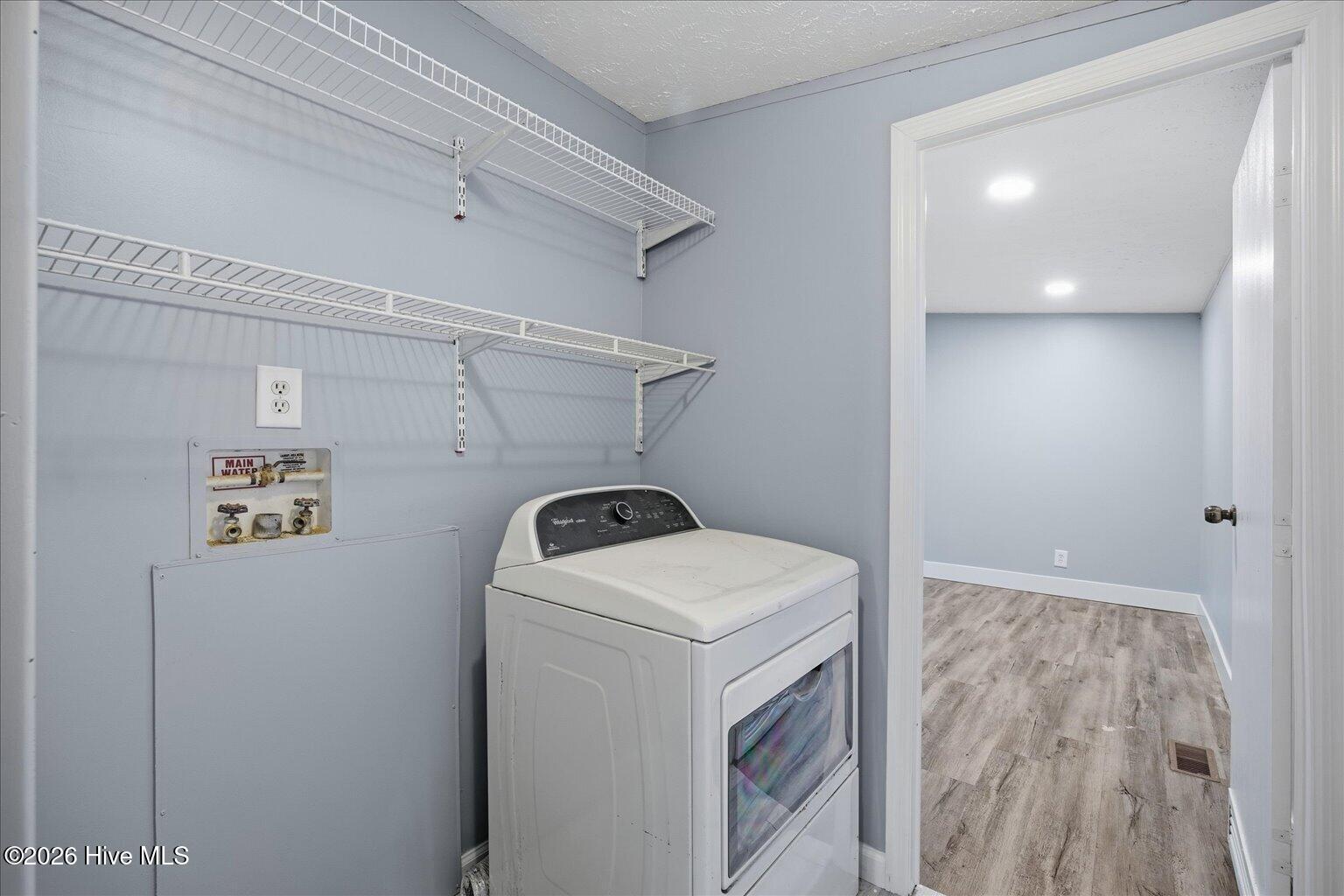 100565054 | Photo 48