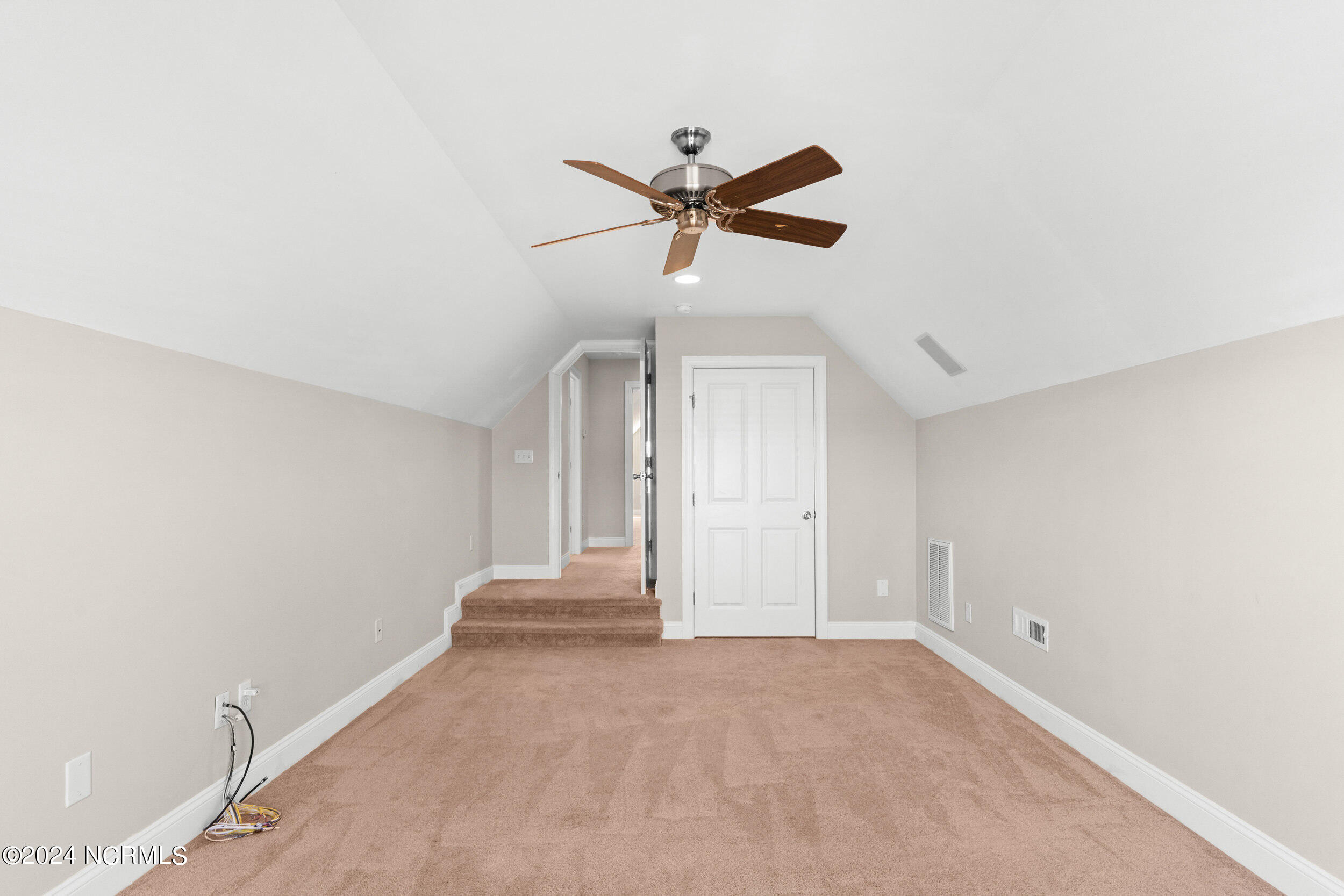 100564899 | Photo 25