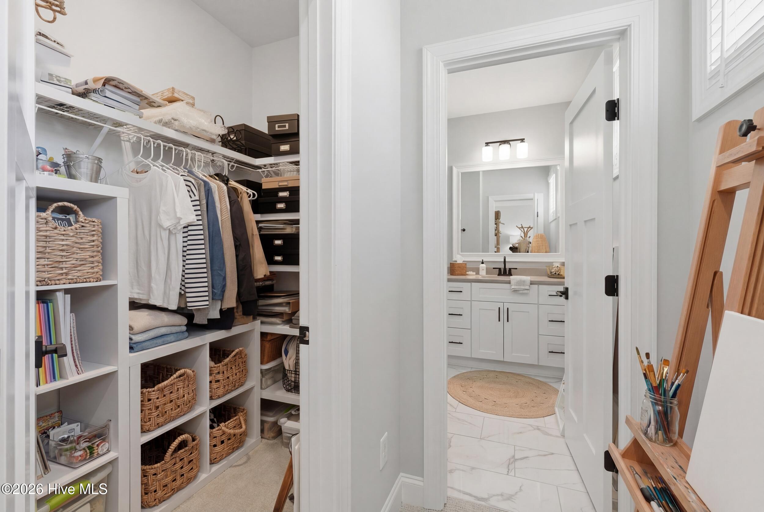 100562454 | Photo 45