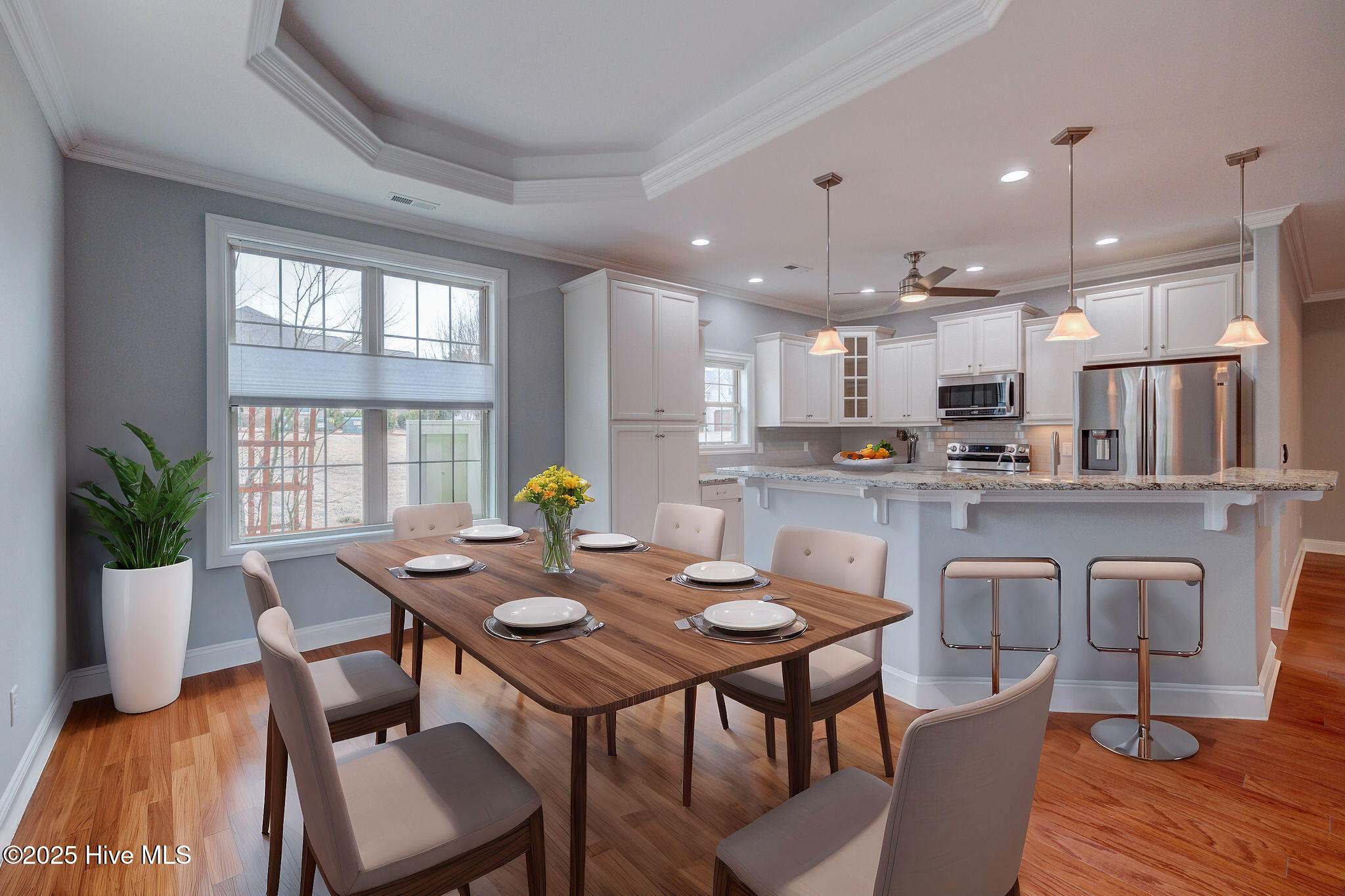 100560537 | Photo 13