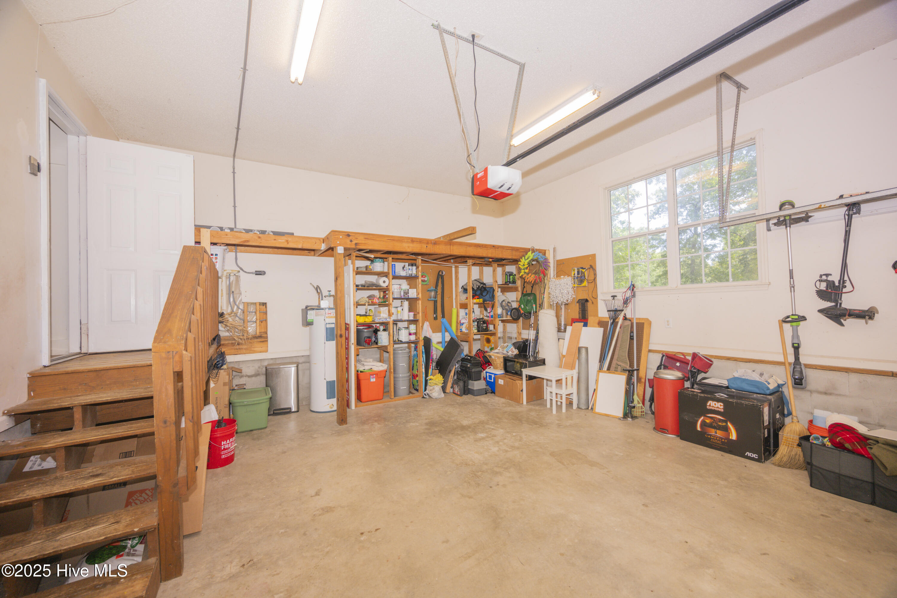 100523748 | Photo 47