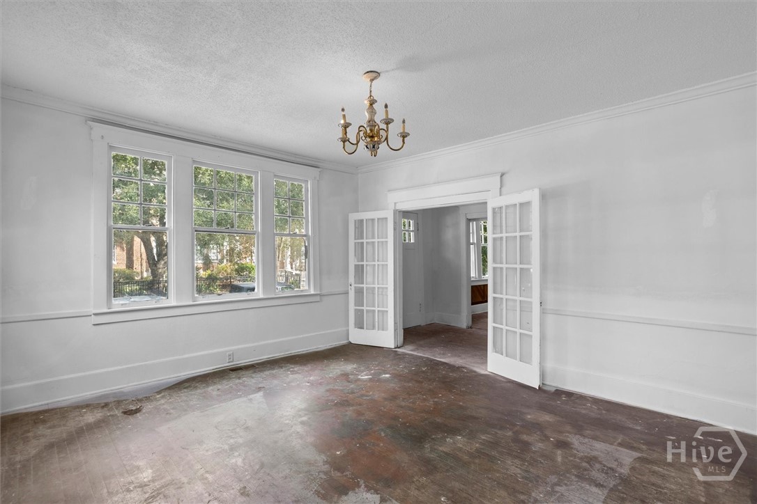 221 E 49th Street, Savannah, GA, 31405