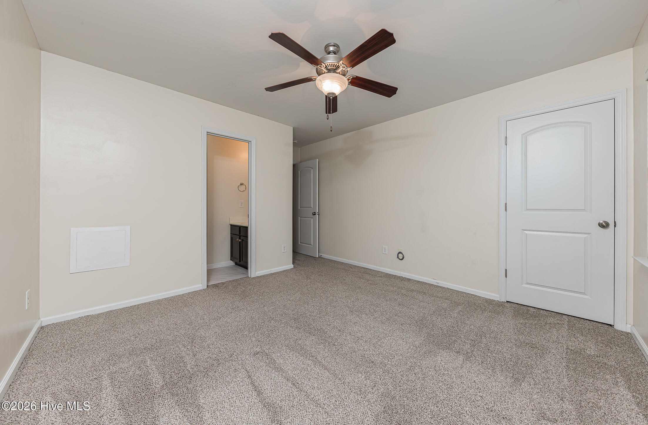 100562651 | Photo 29