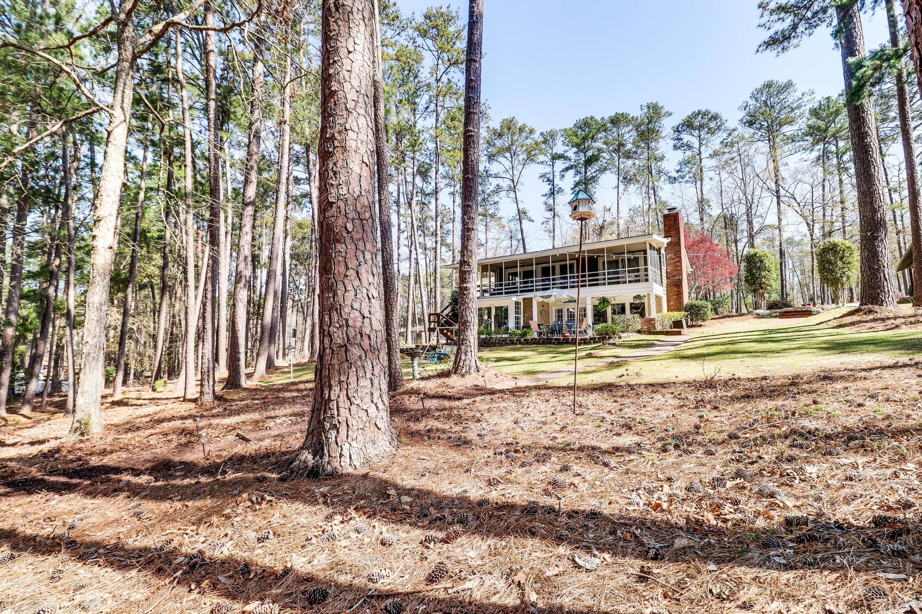 1061 Delaware Dr-56