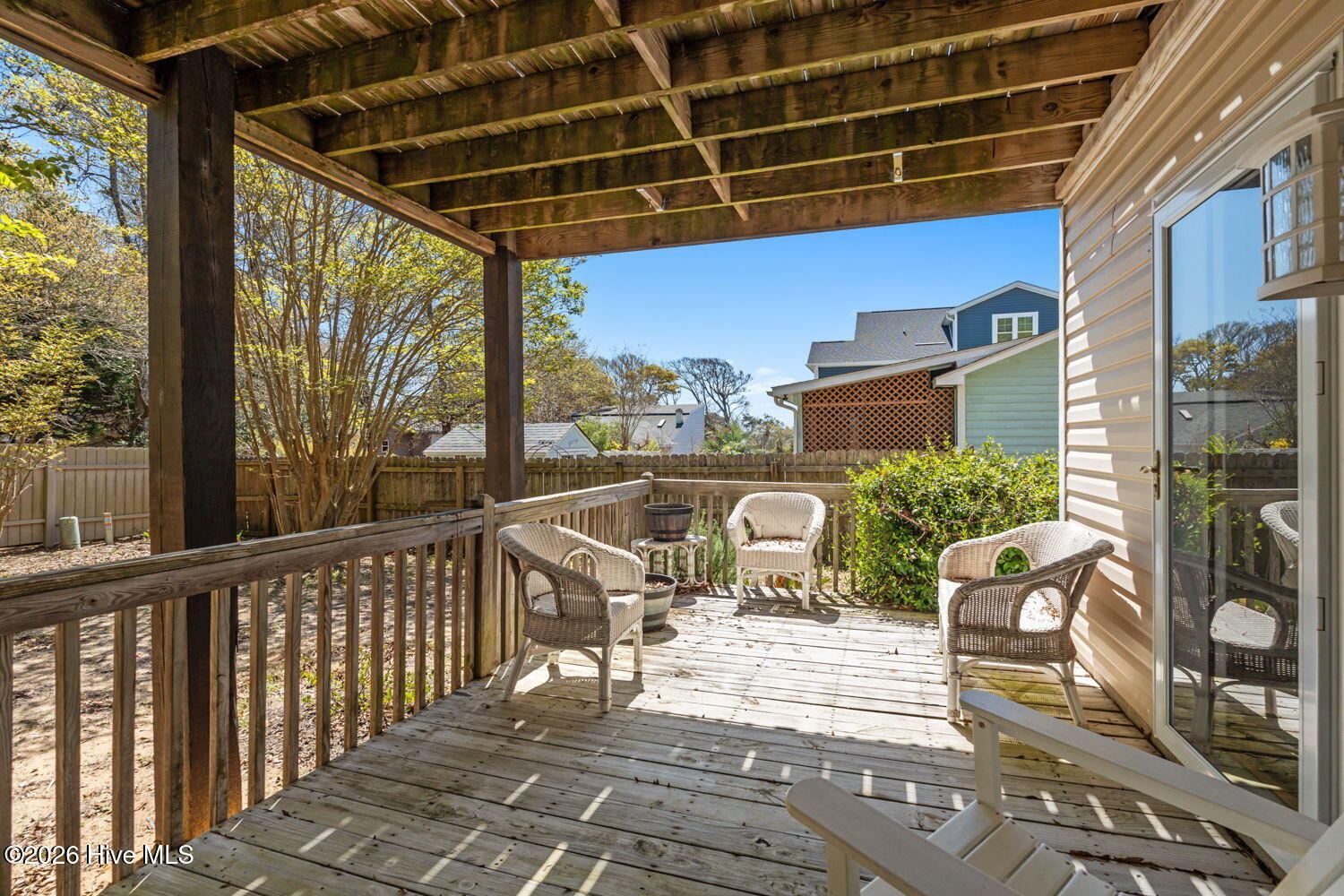 100565093 | Photo 39