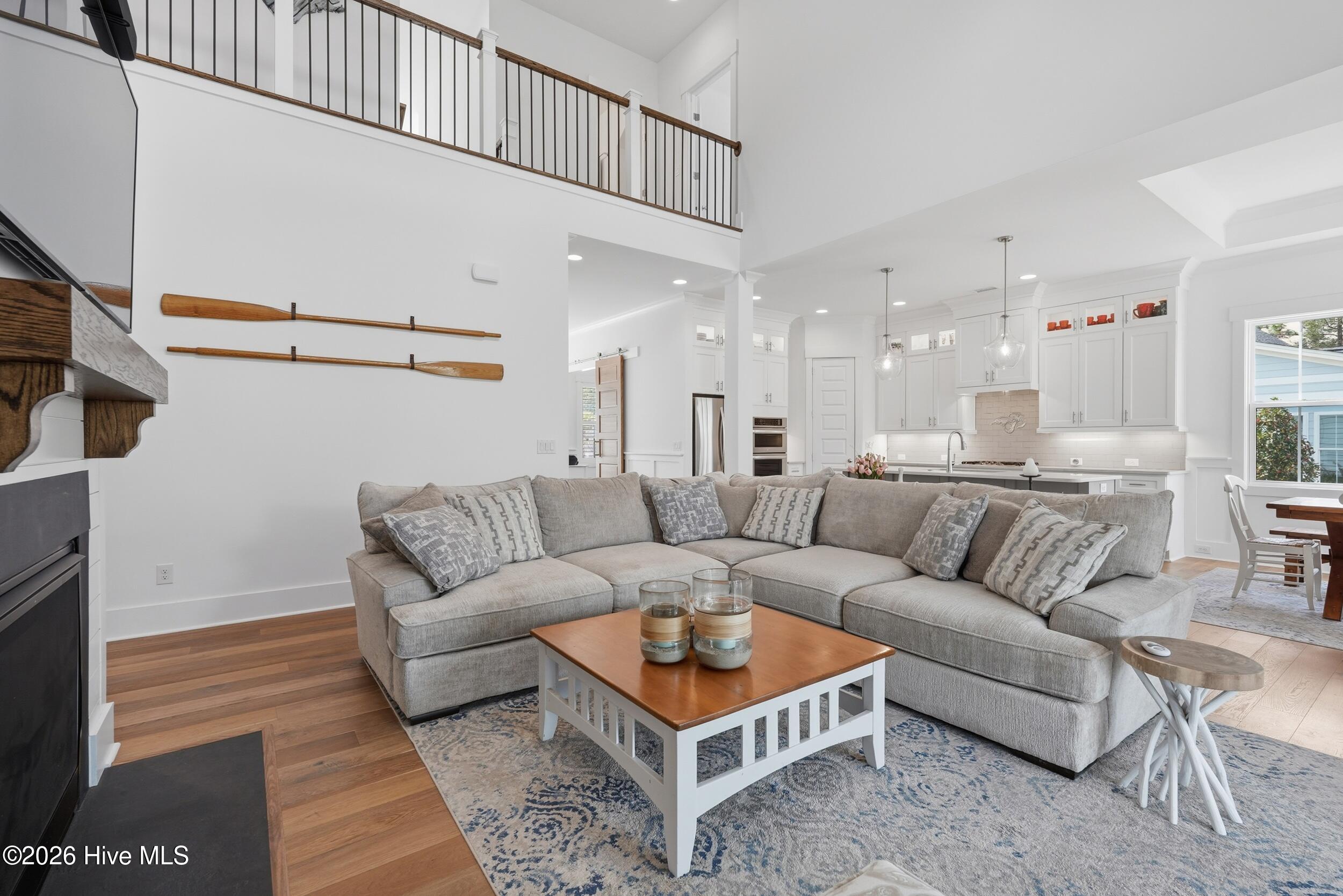 100563980 | Photo 10