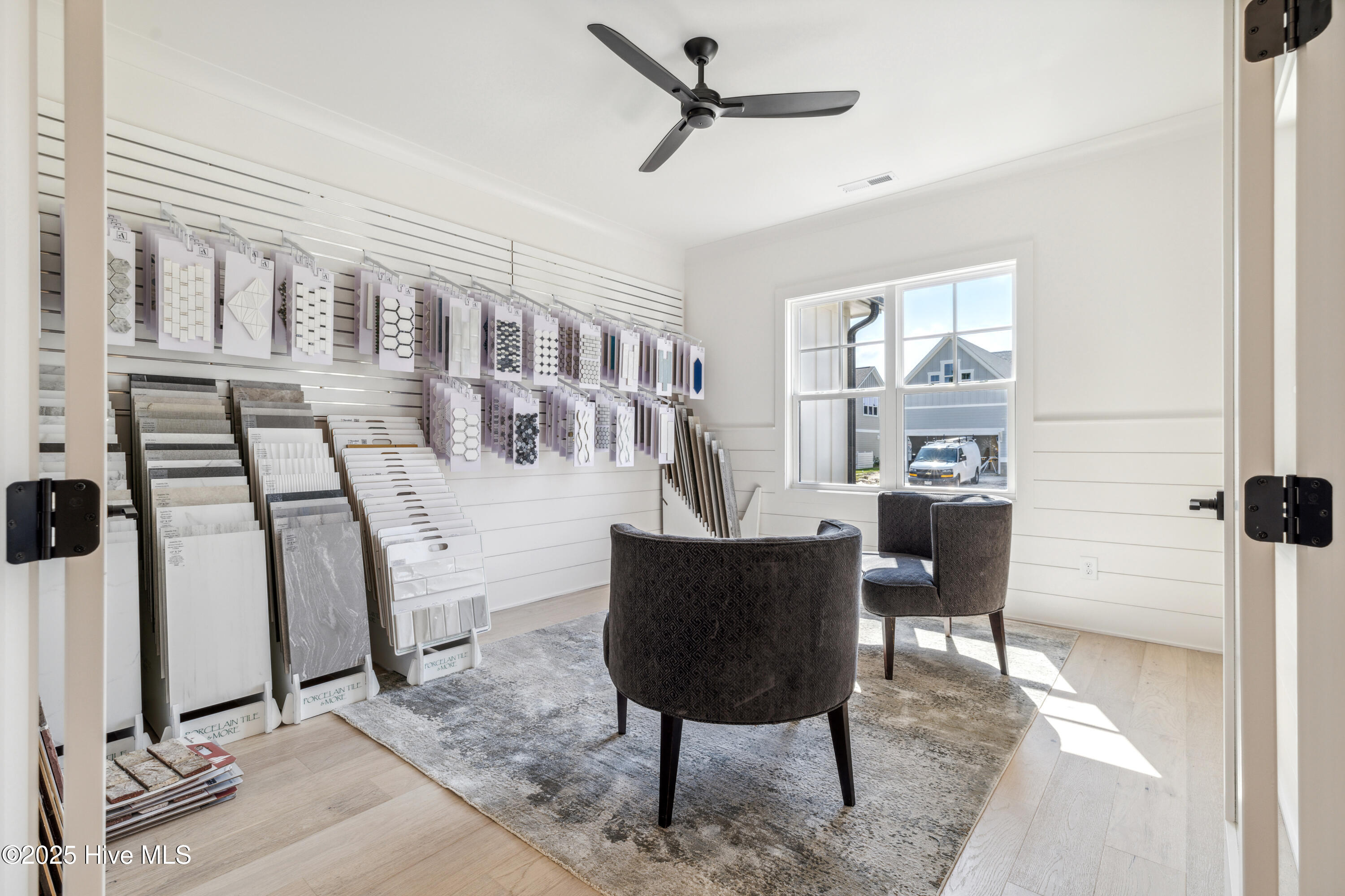 100523457 | Photo 46