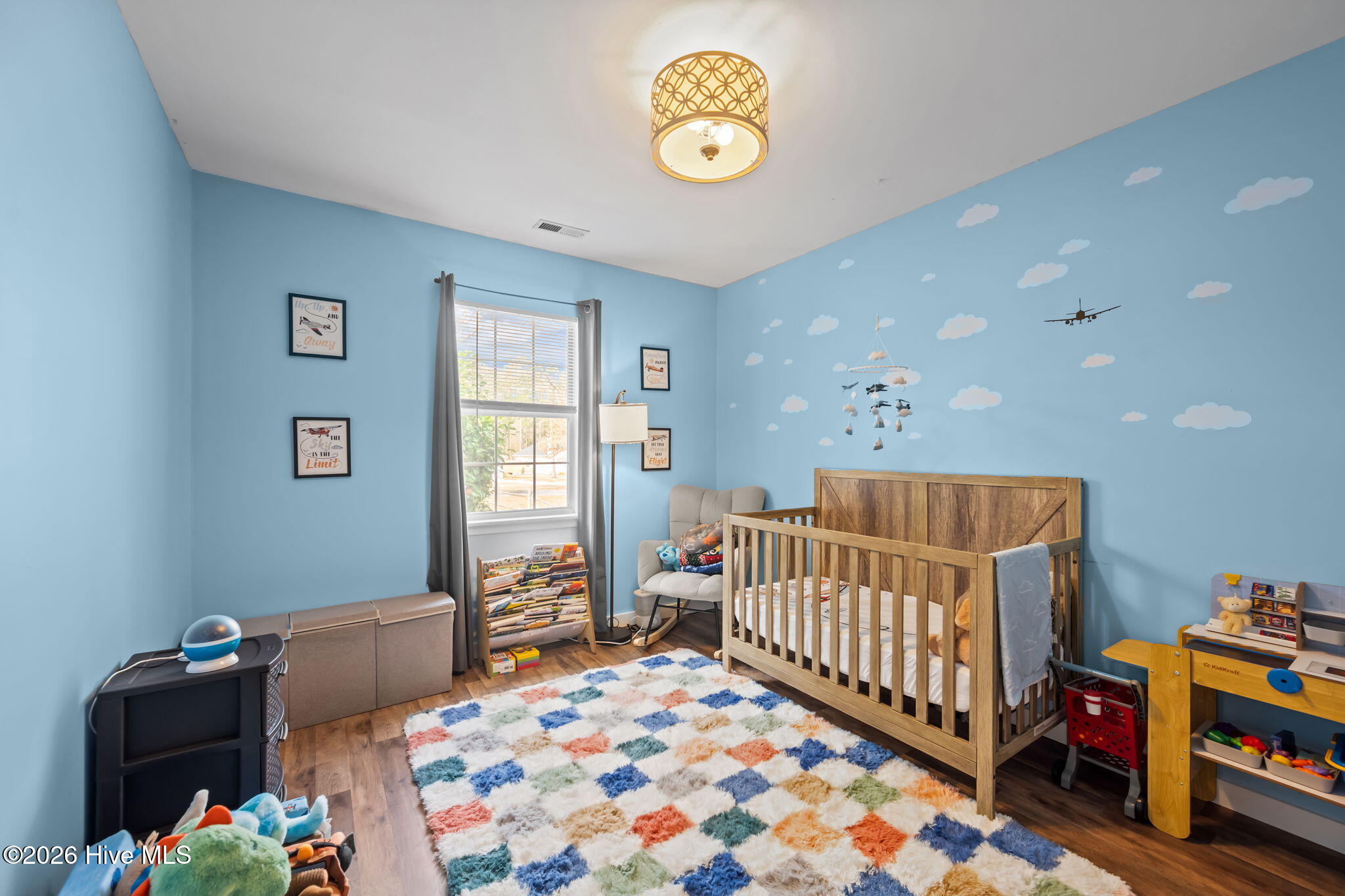 100558833 | Photo 34