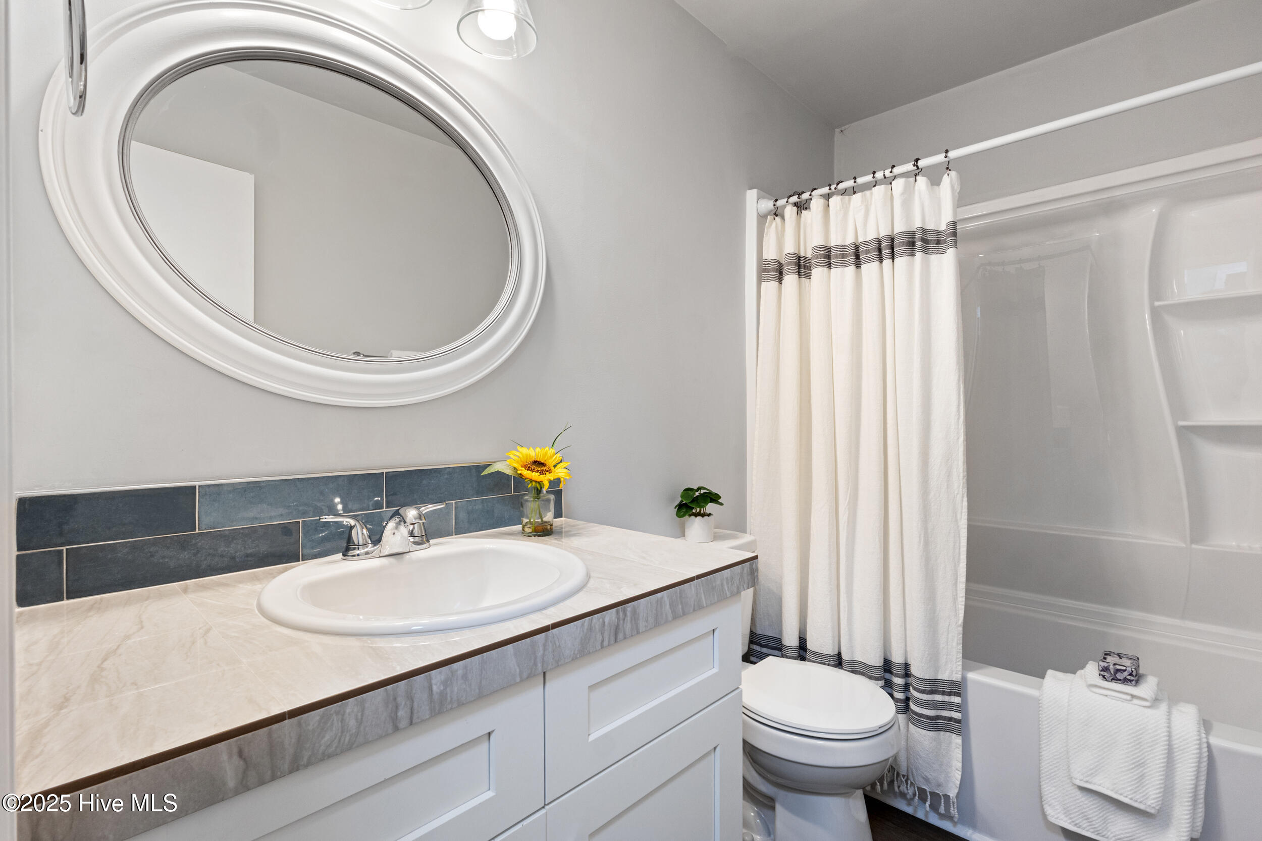 522 S Kerr Avenue, Wilmington, NC 28403 – photo 21: Guest Bath