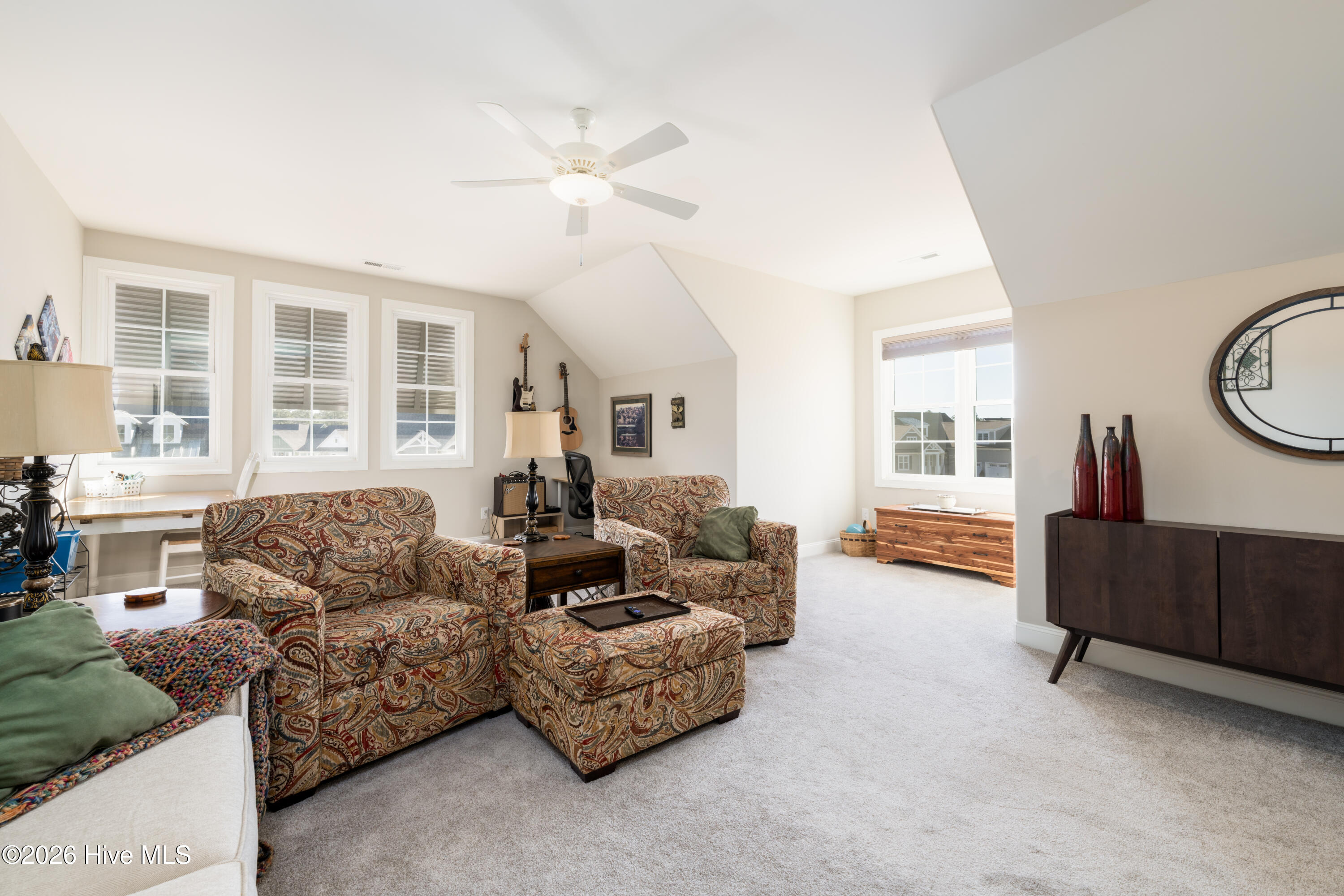 100553461 | Photo 37