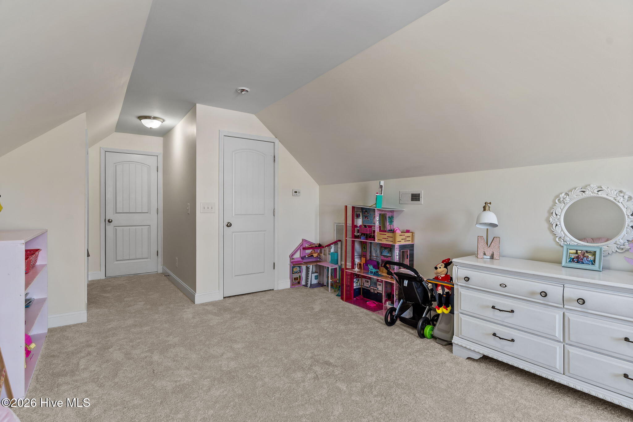 100561323 | Photo 31