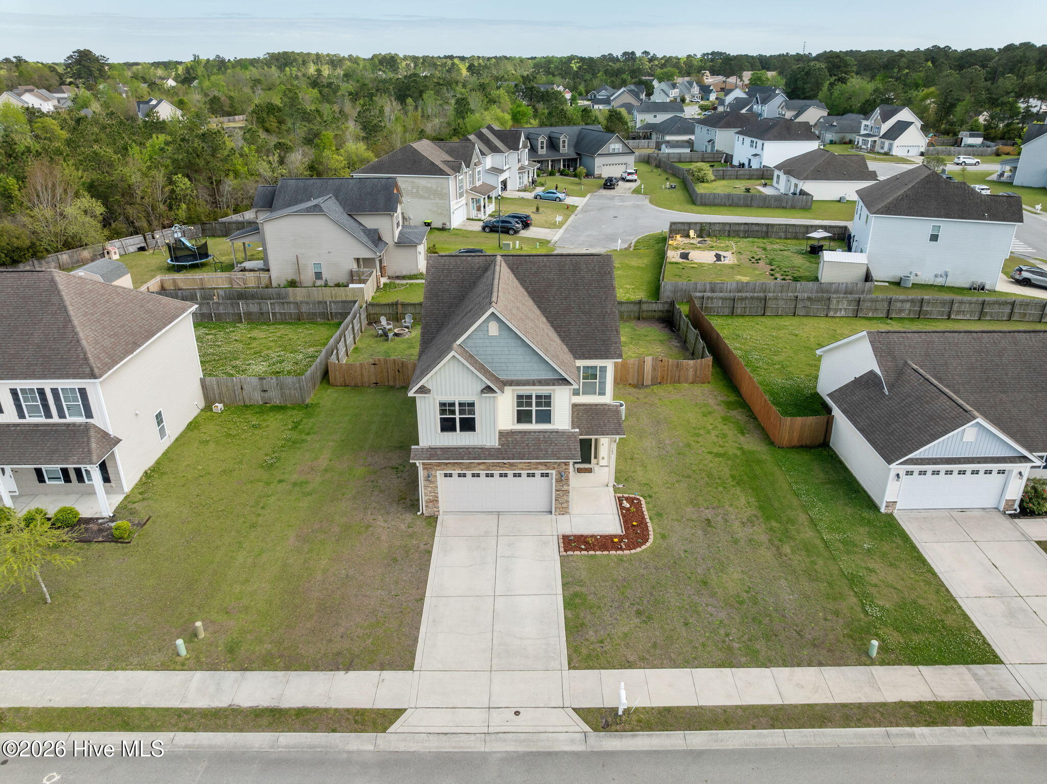 100567212 | Photo 40