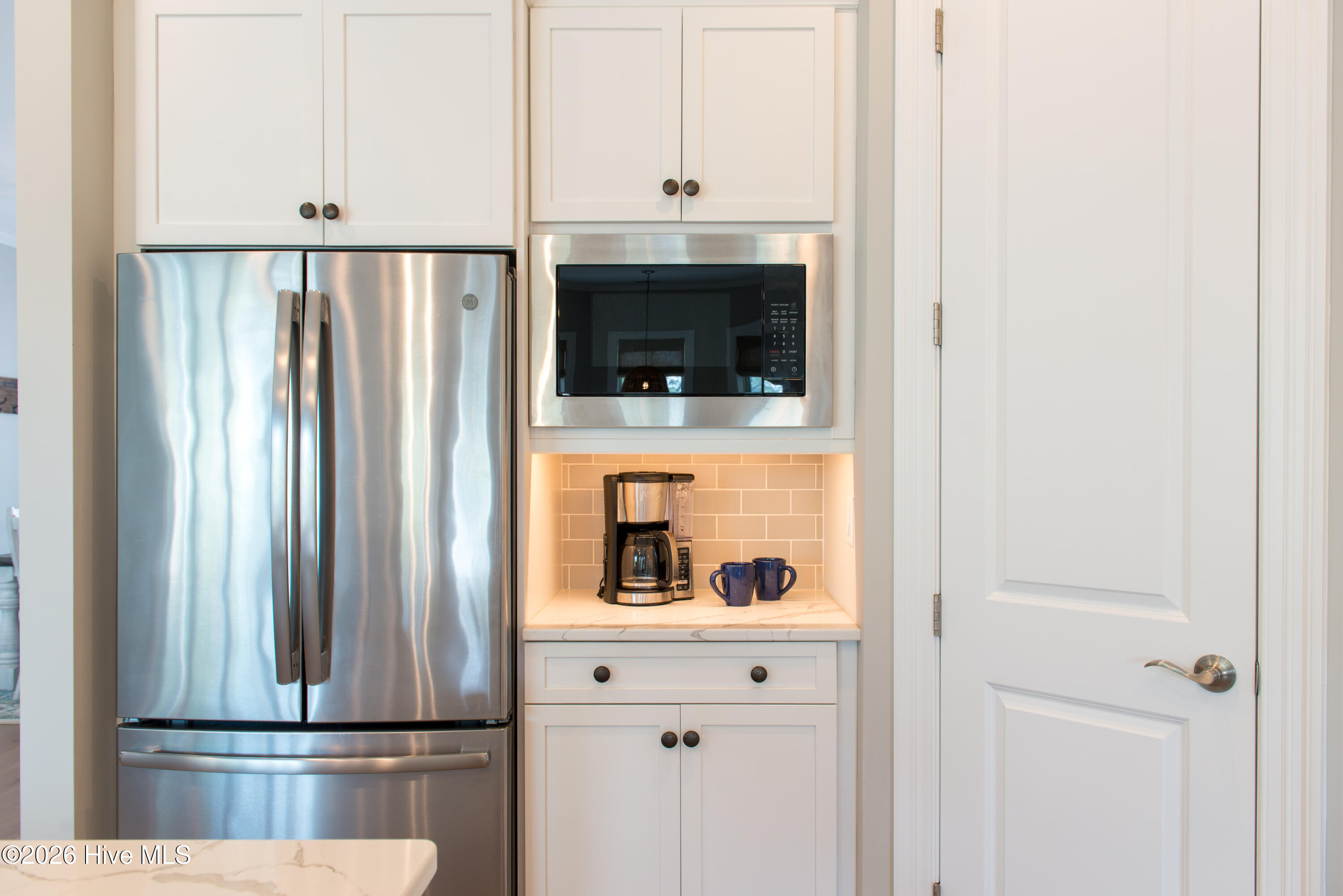 100560299 | Photo 33