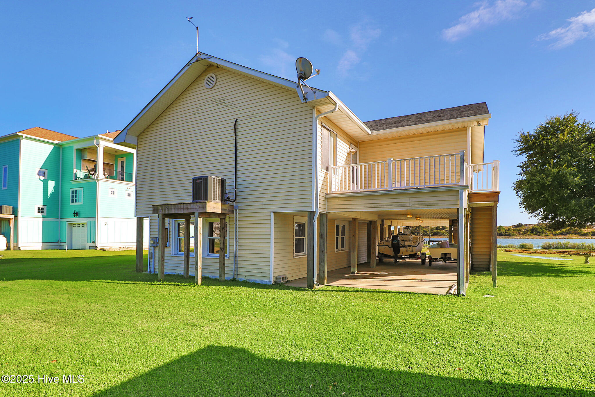 100535334 | Photo 53