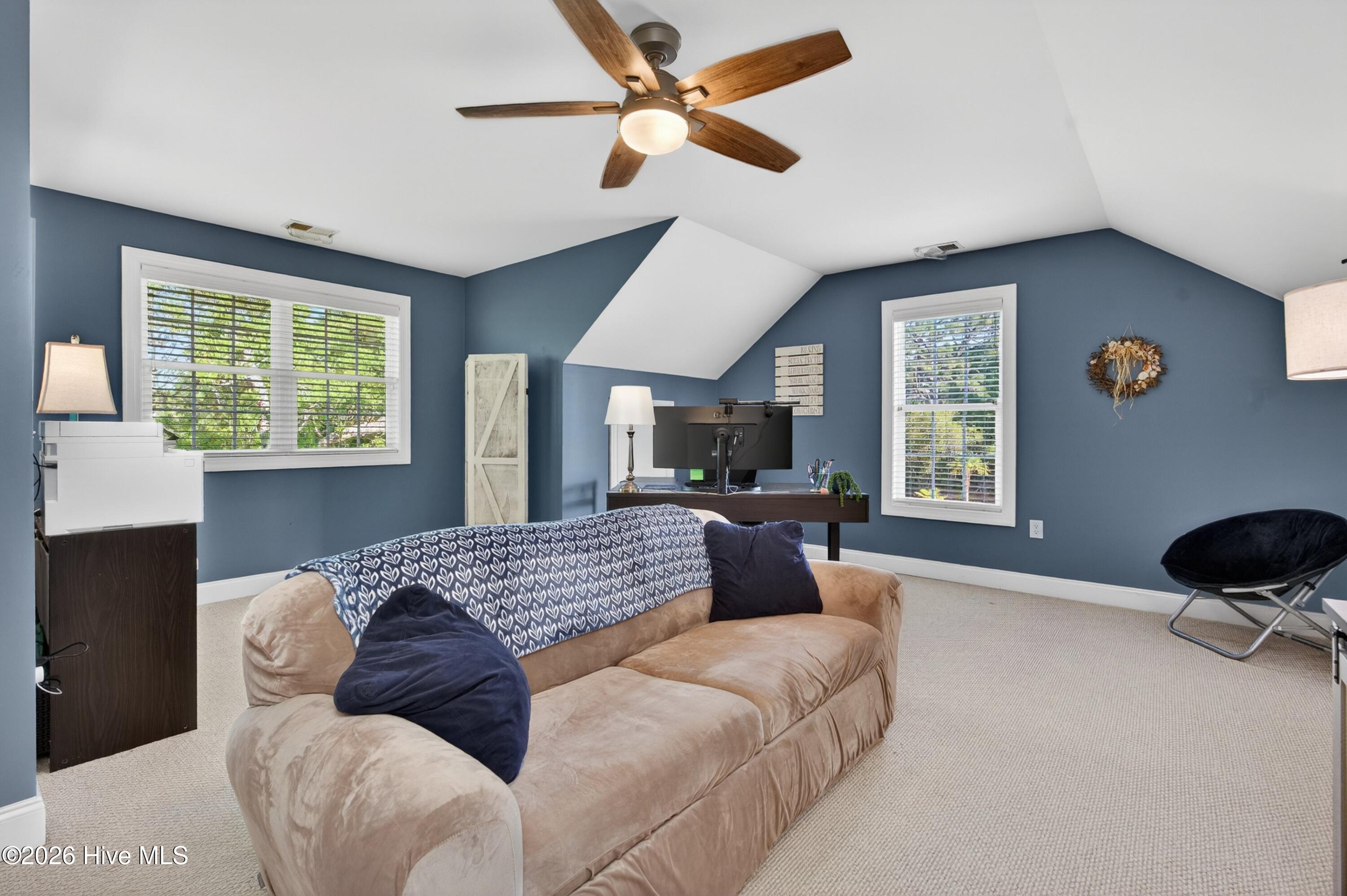 100567726 | Photo 29