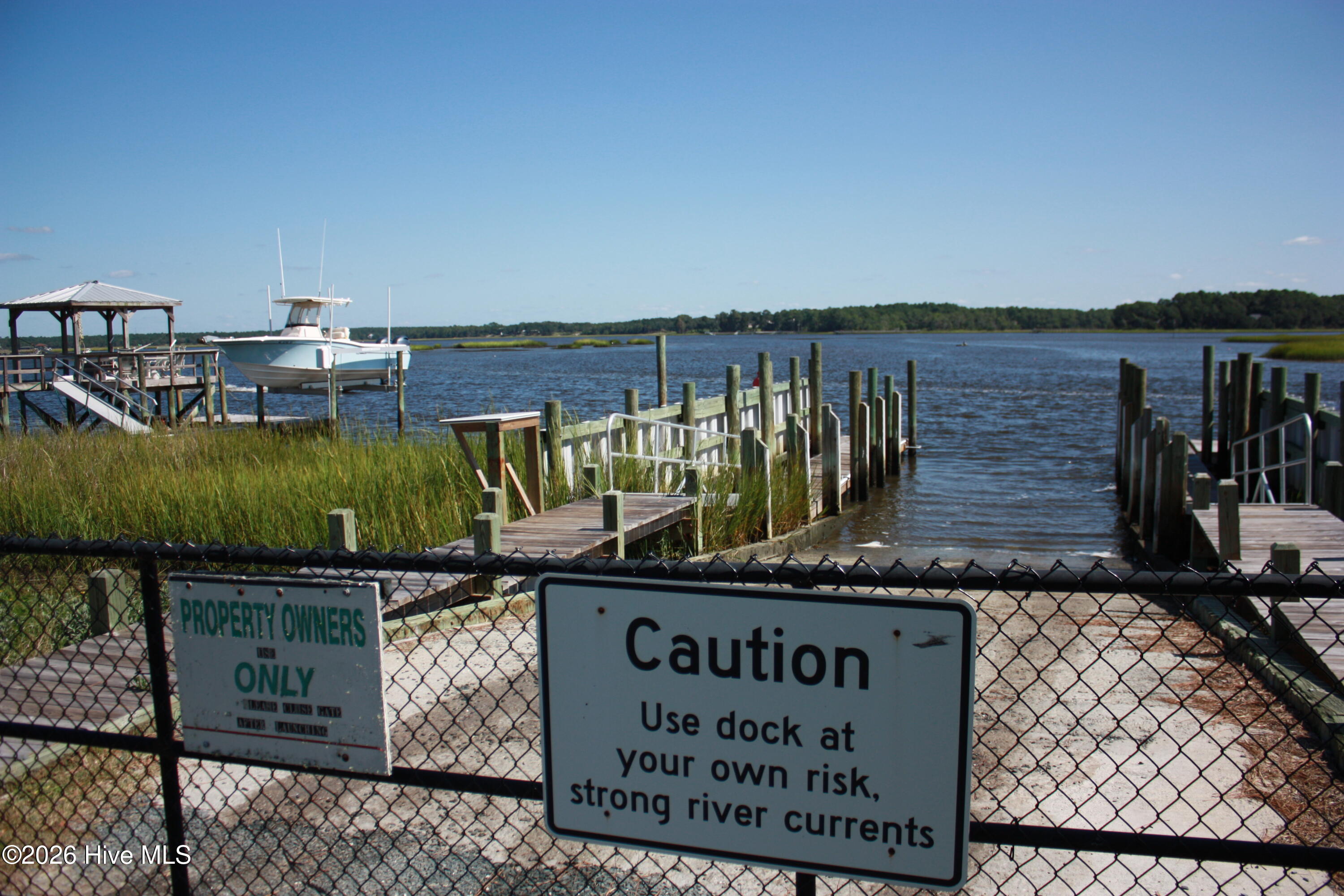 100567872 | Photo 77