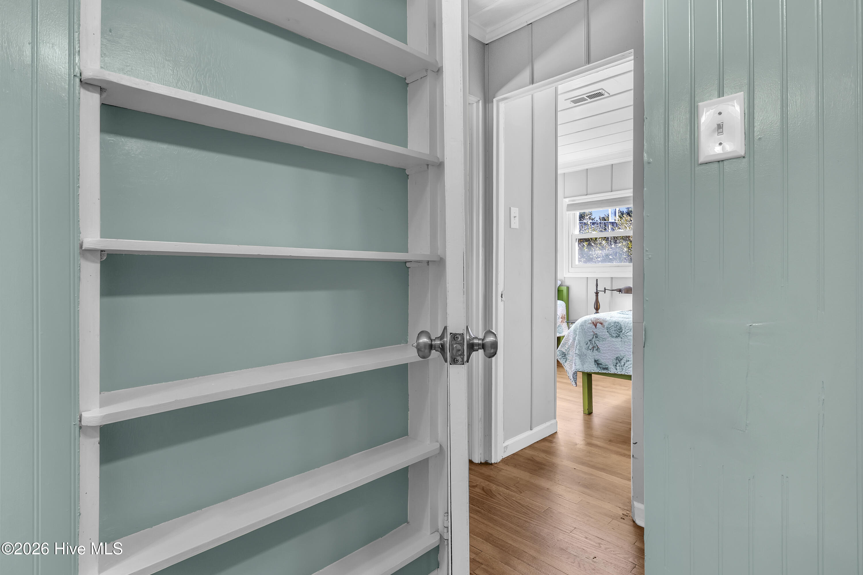 100550630 | Photo 17