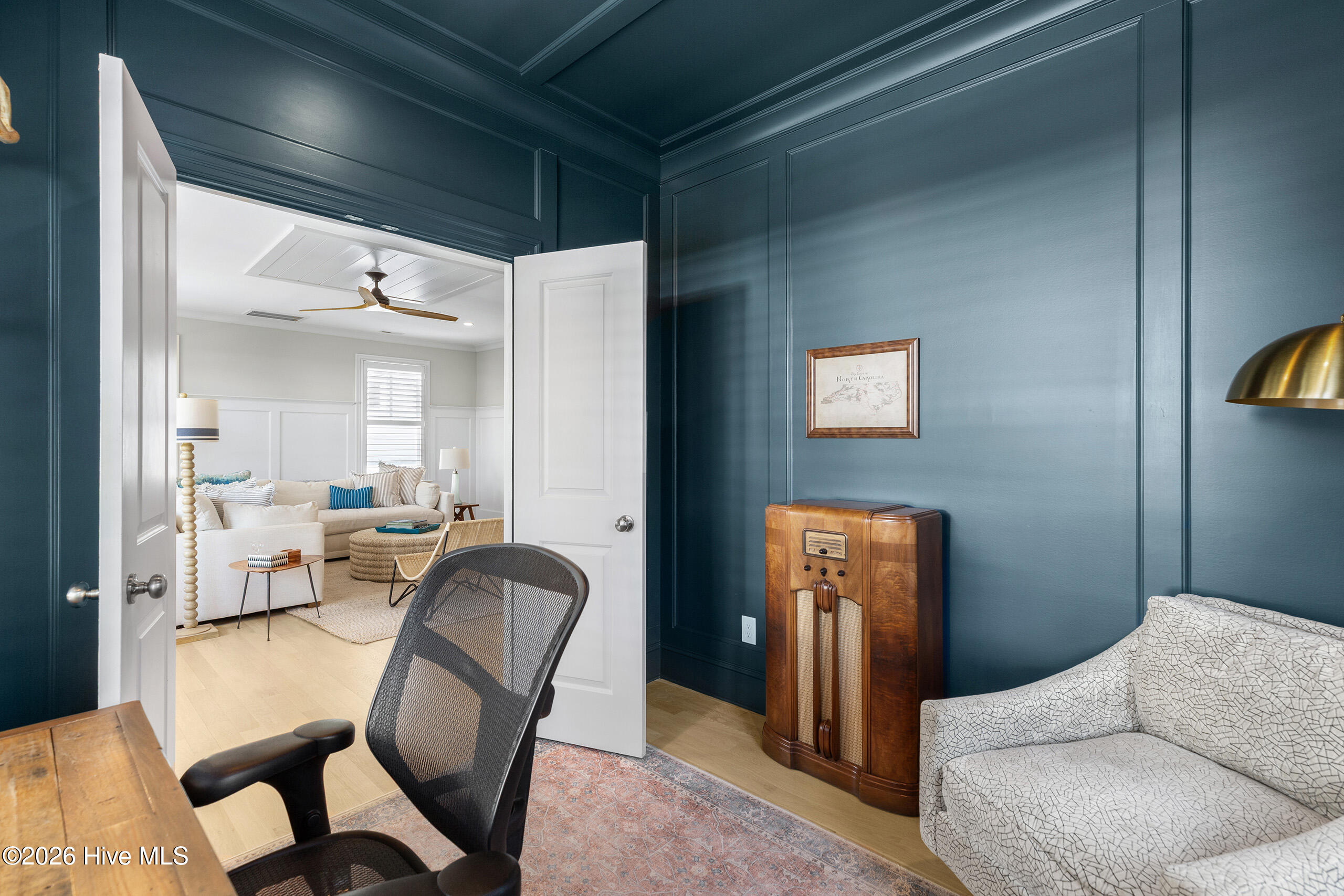 100563719 | Photo 42