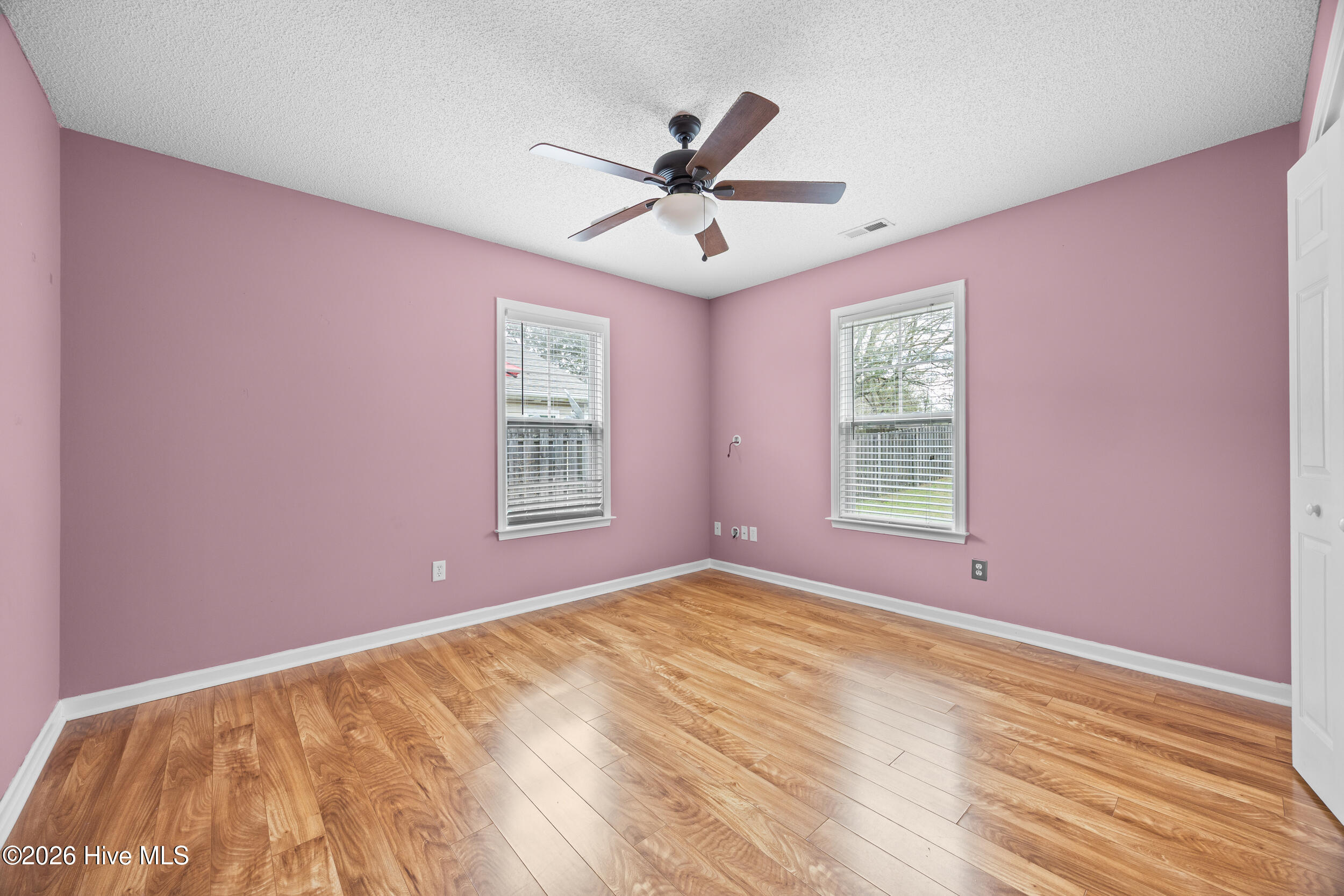 100559991 | Photo 14