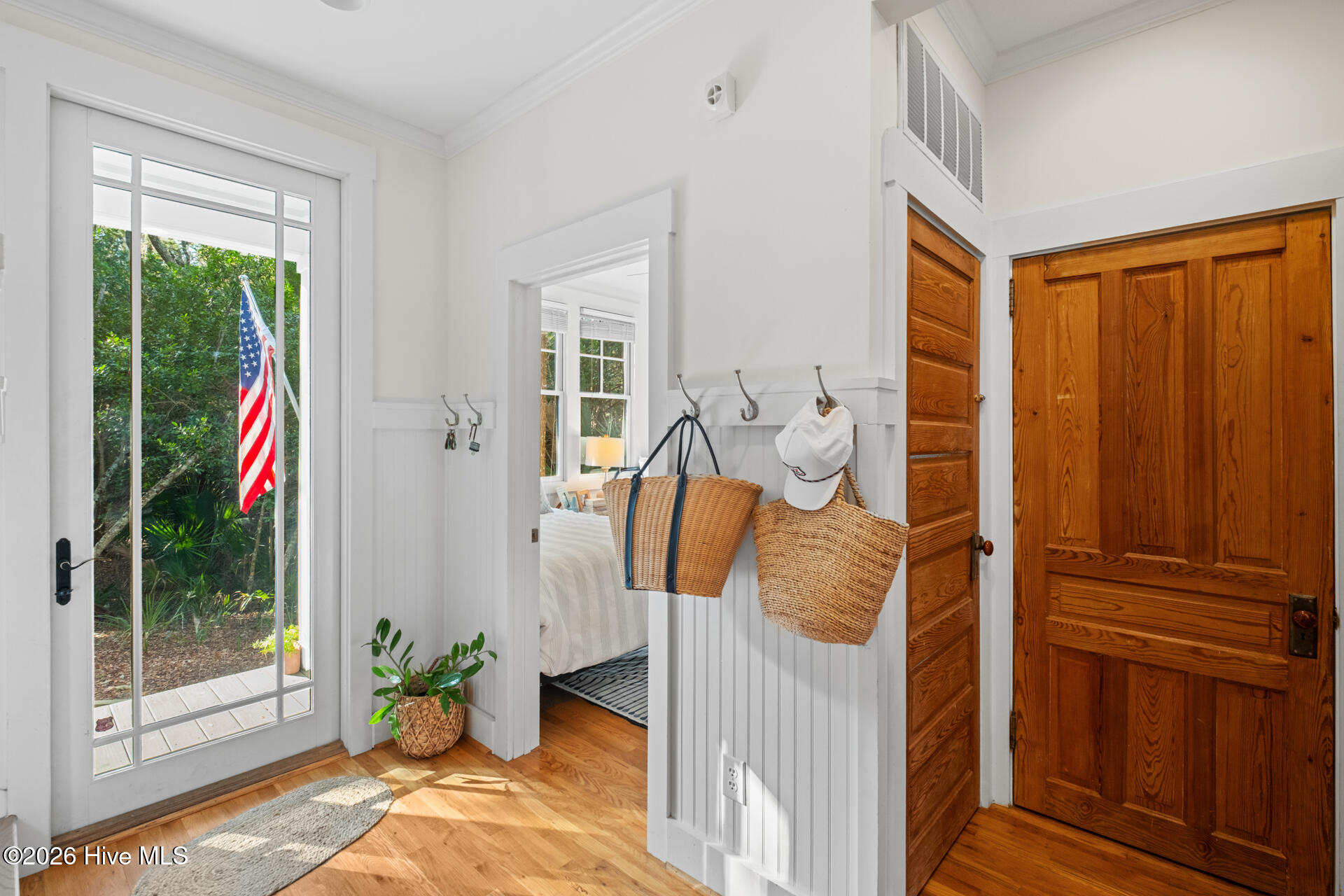 100560267 | Photo 30