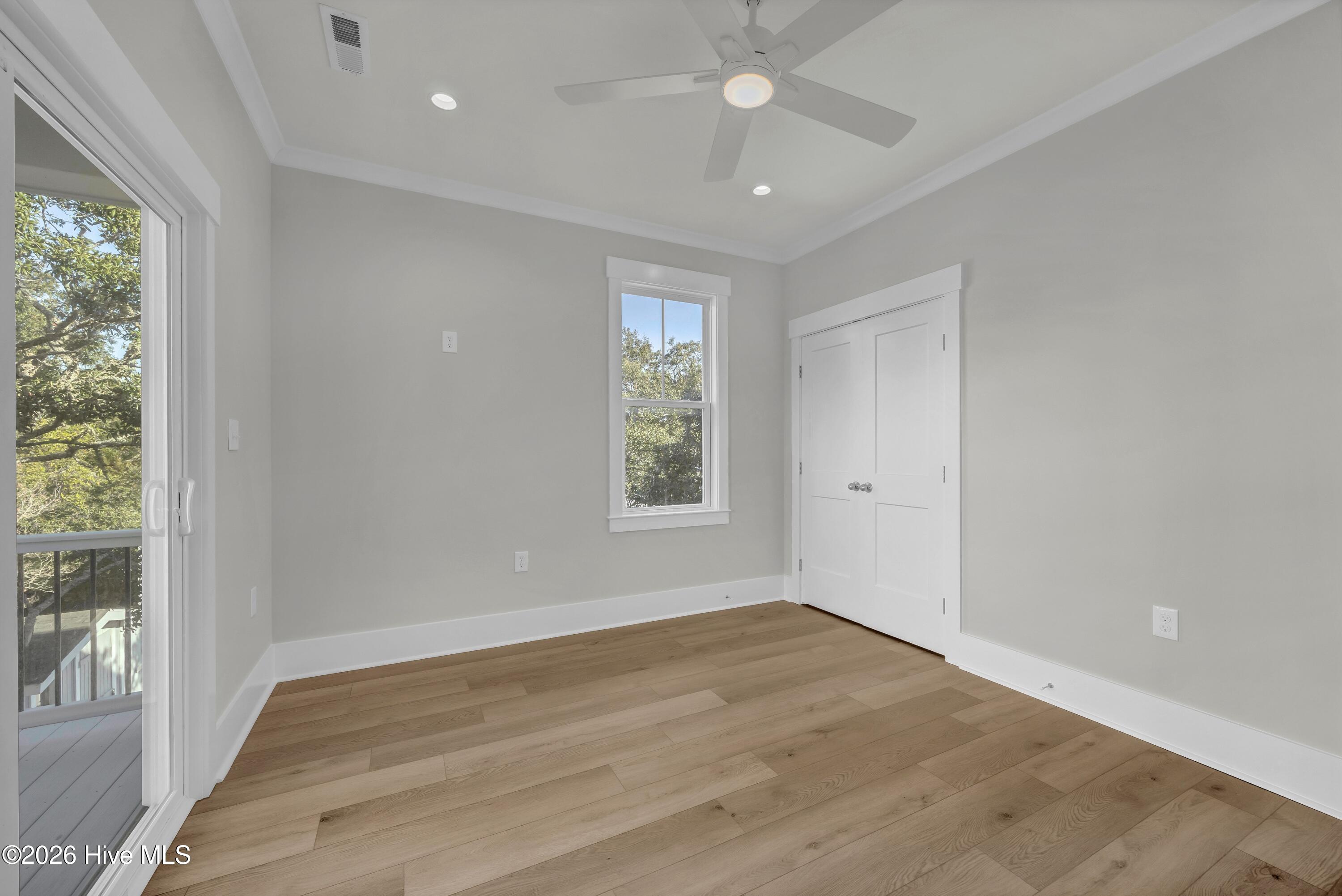 100547771 | Photo 27