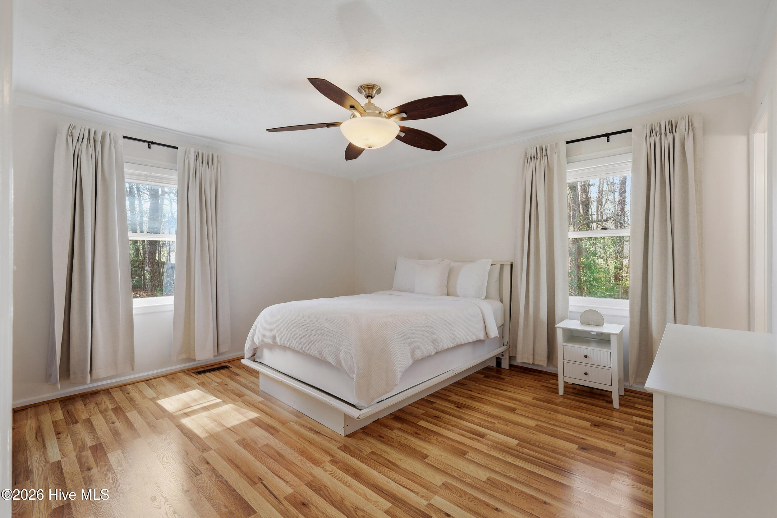 100559679 | Photo 21