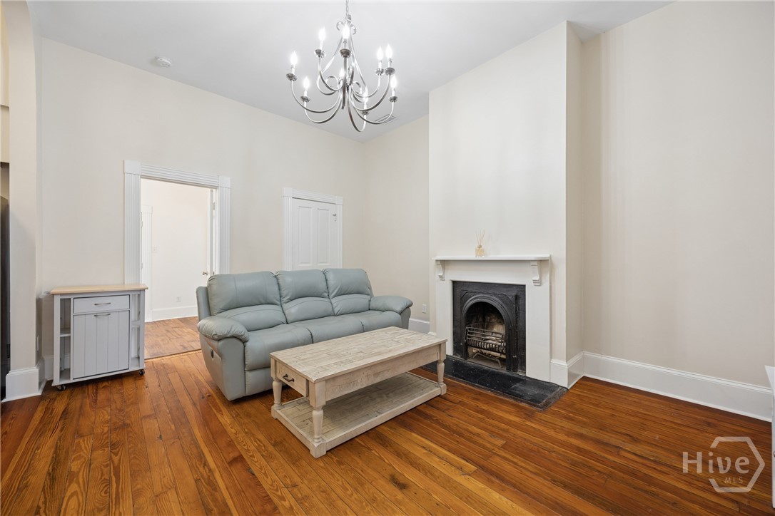 4th image of 203 E Duffy St, Savannah, GA 31401