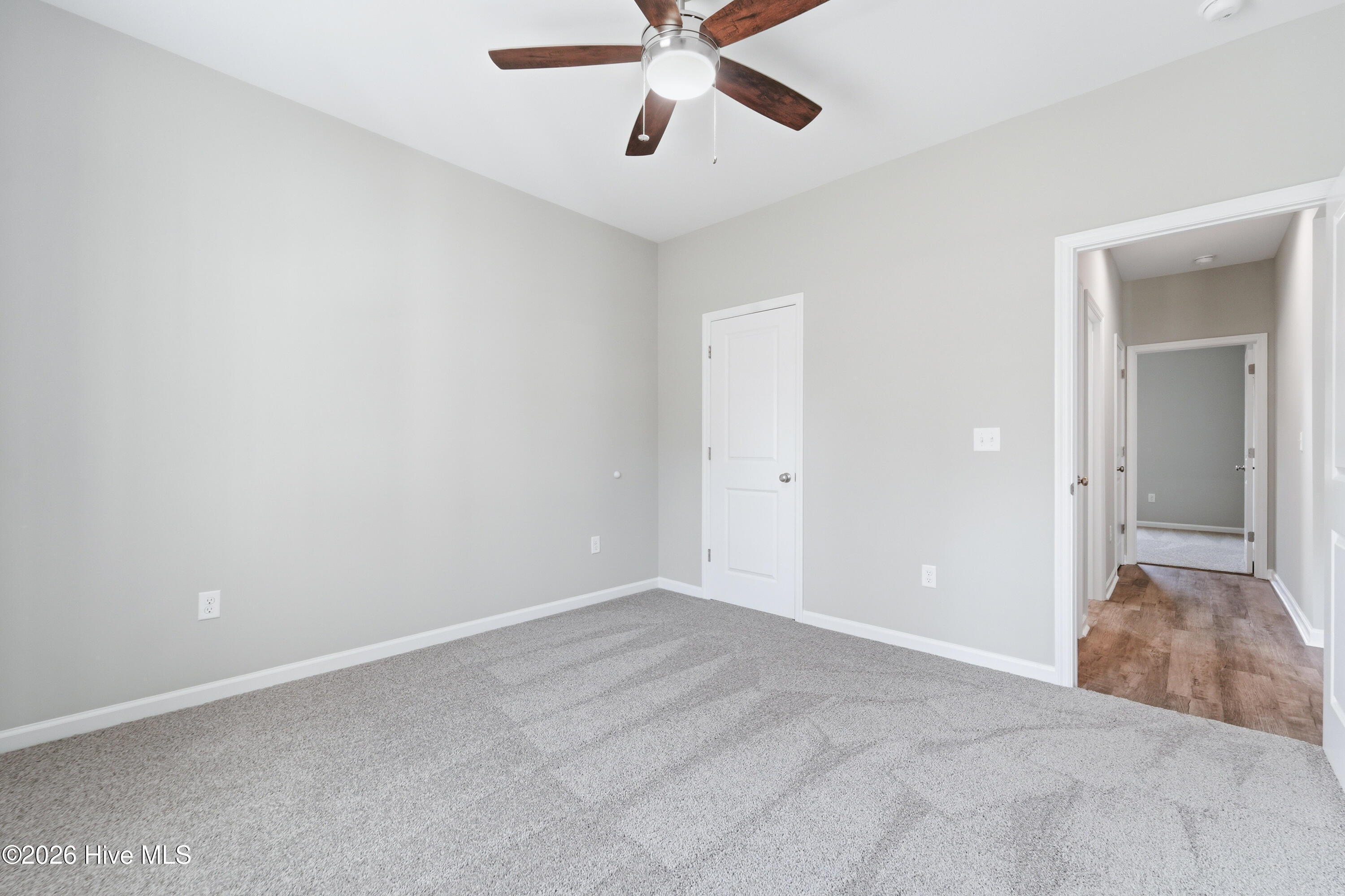 100562005 | Photo 21