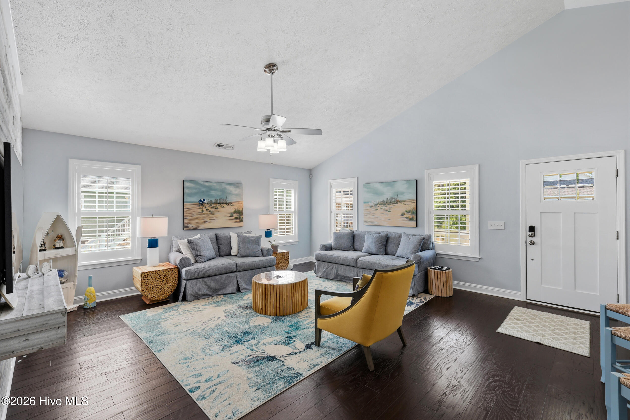 100567989 | Photo 10