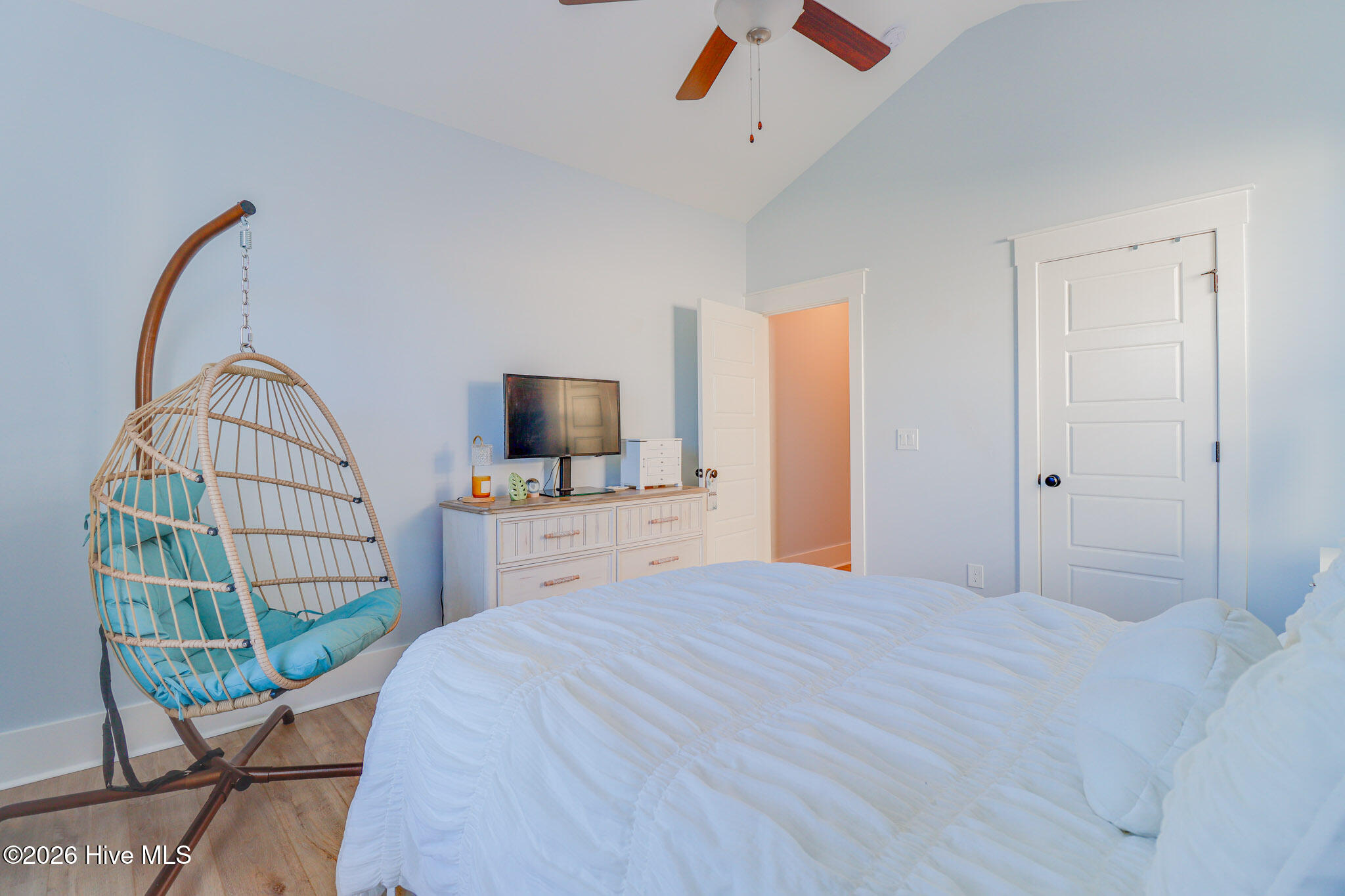 100540387 | Photo 36