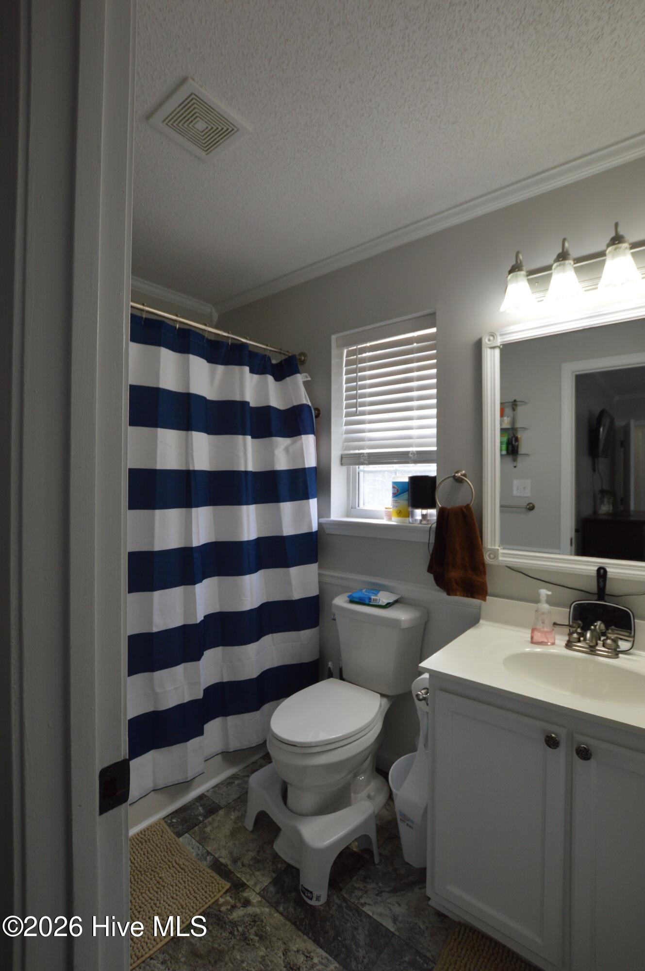 100557684 | Photo 18