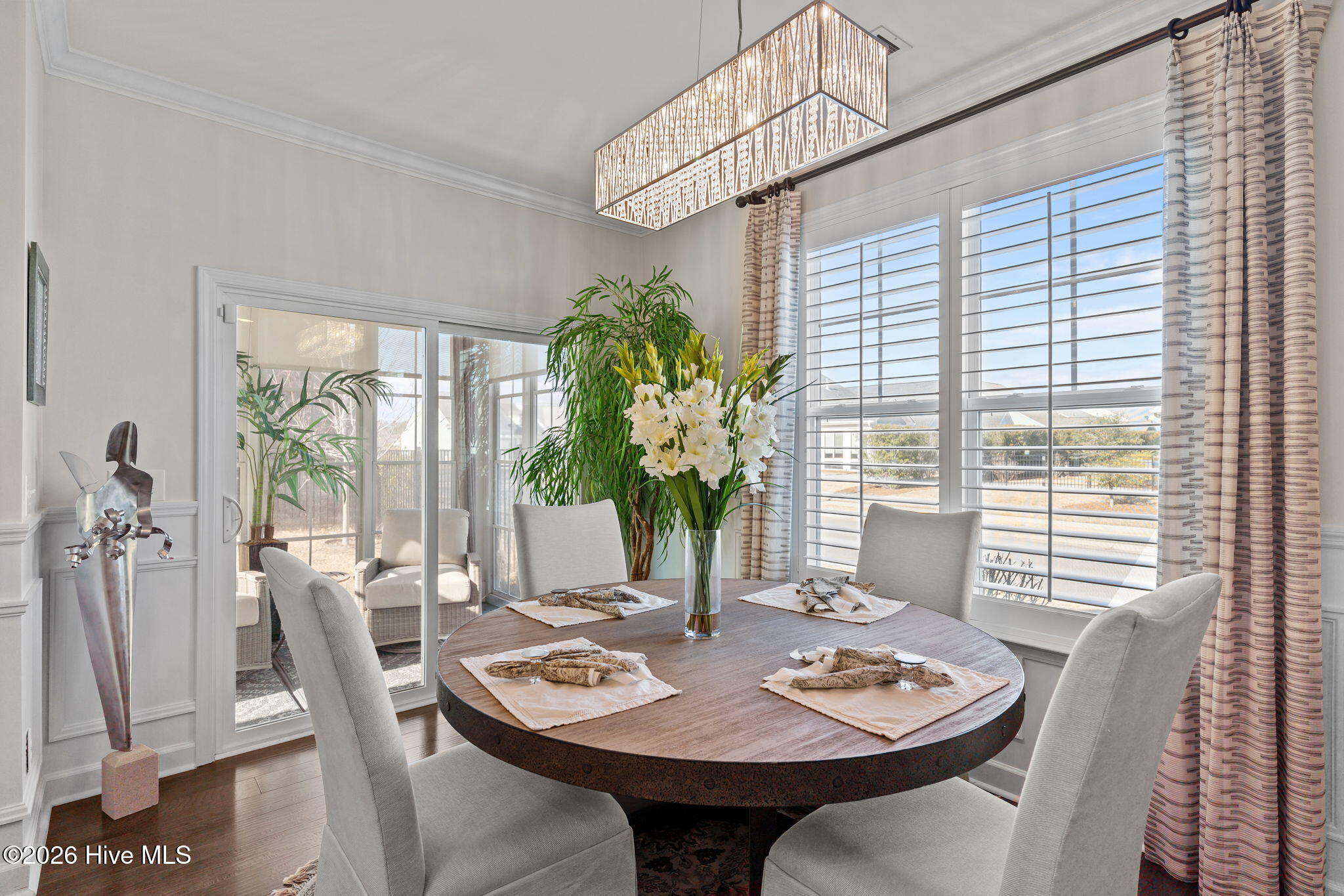 100557364 | Photo 16