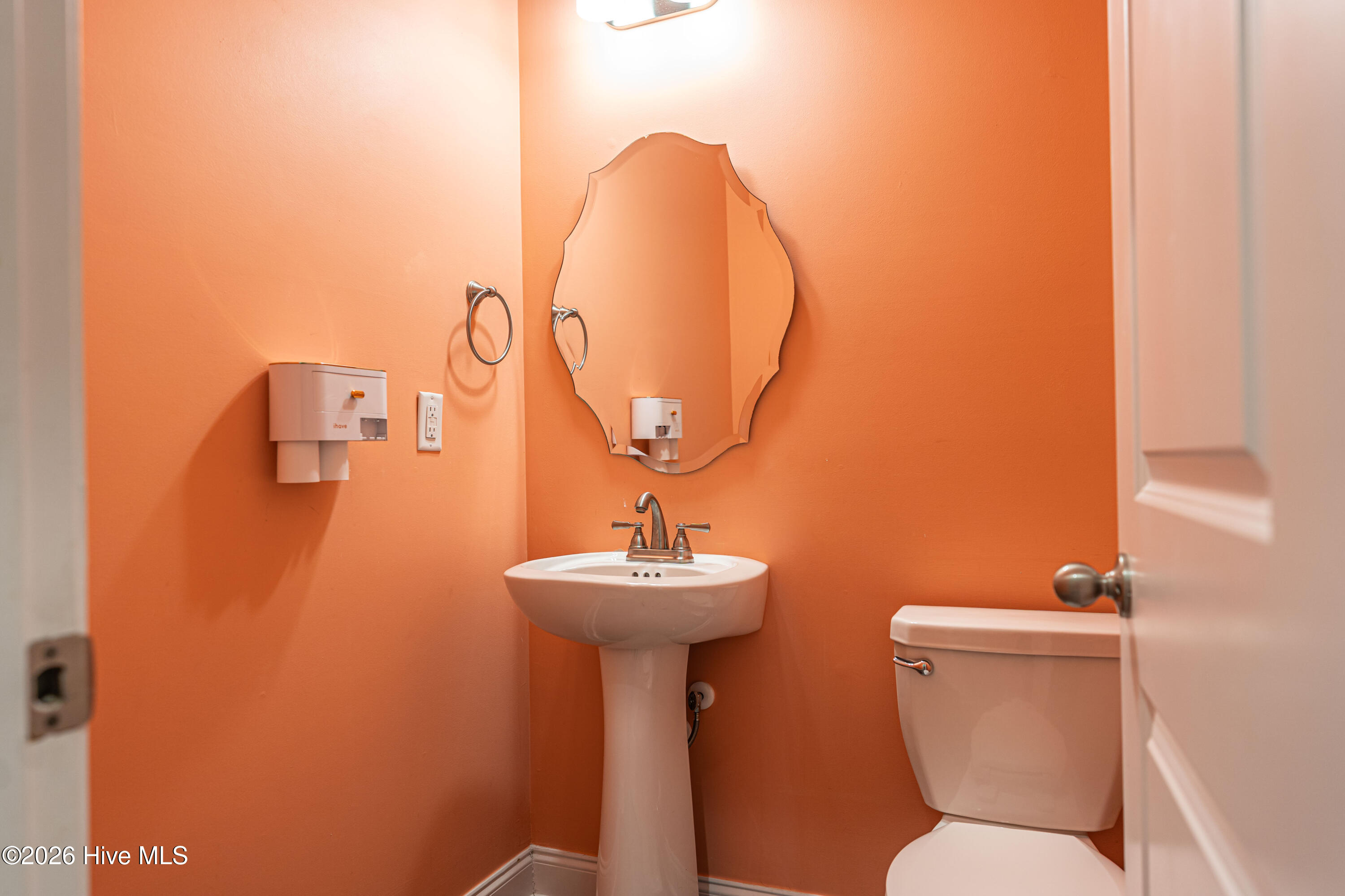 1//2 bath downstairs