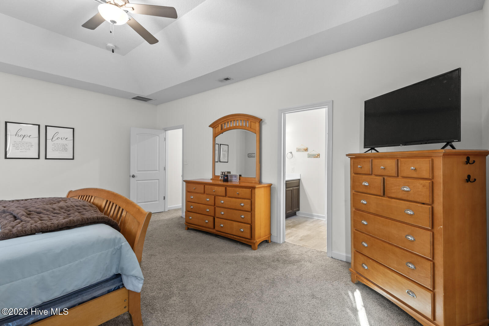 100568958 | Photo 20