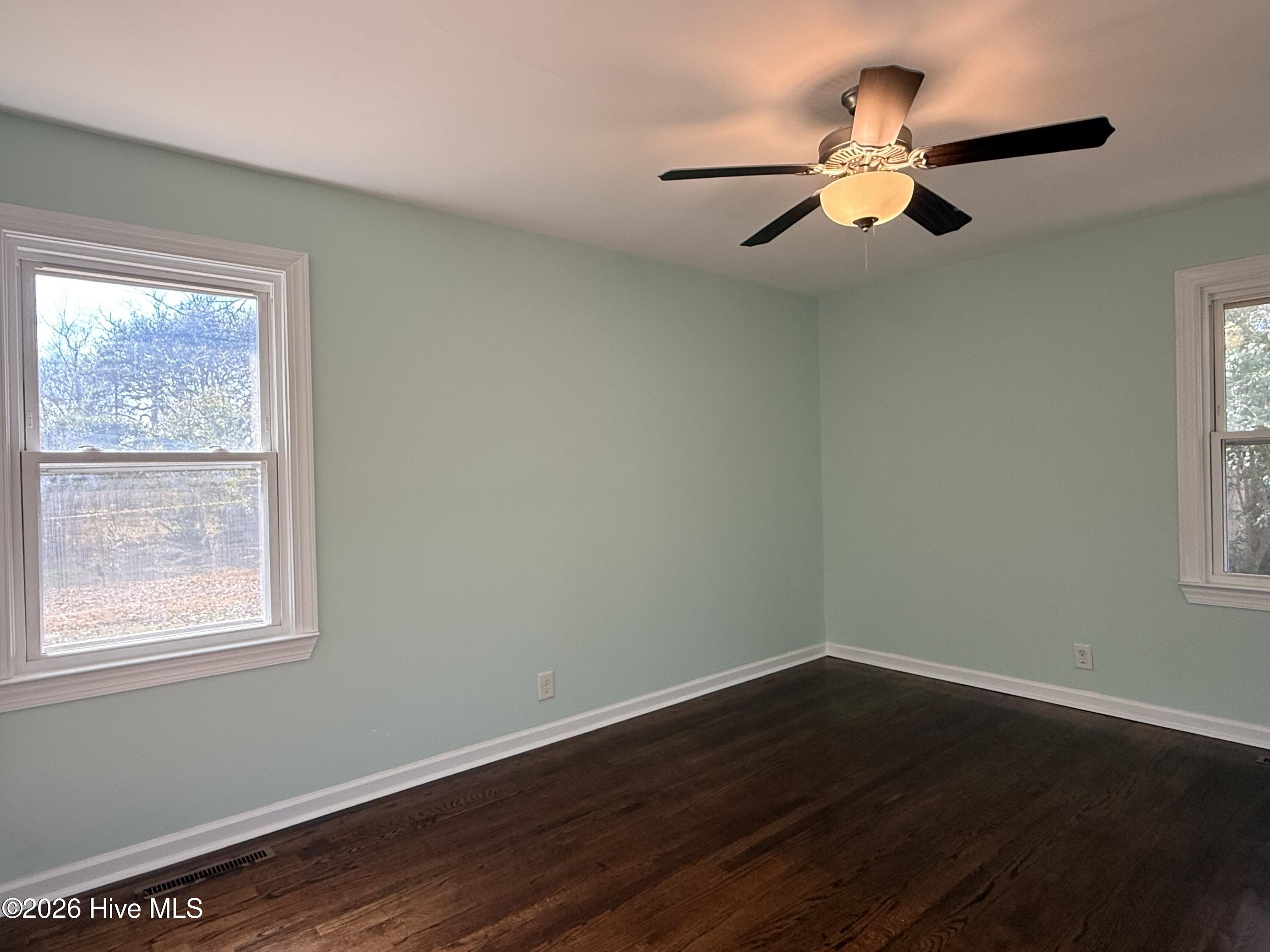 100548164 | Photo 23