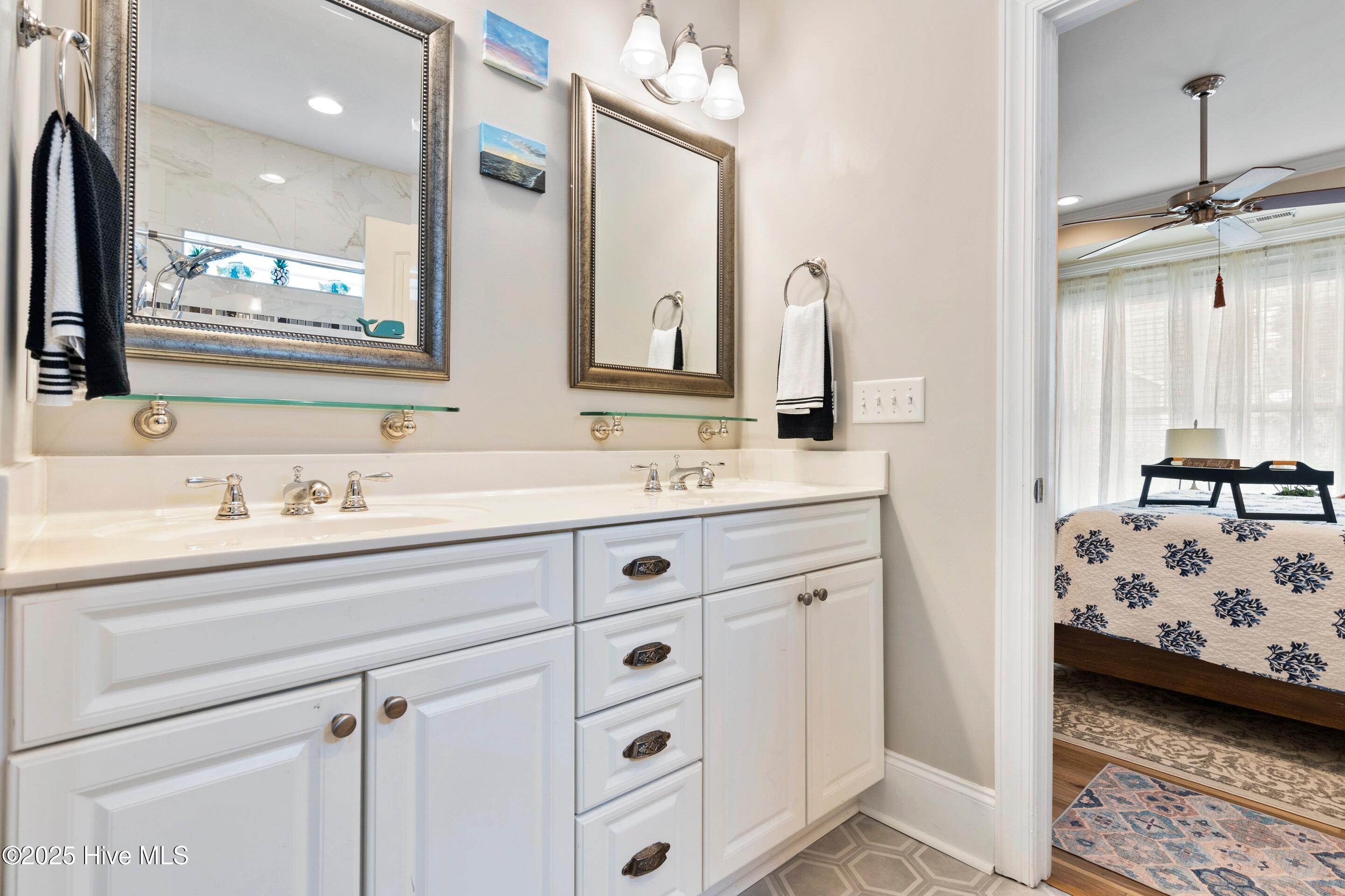 100525982 | Photo 29