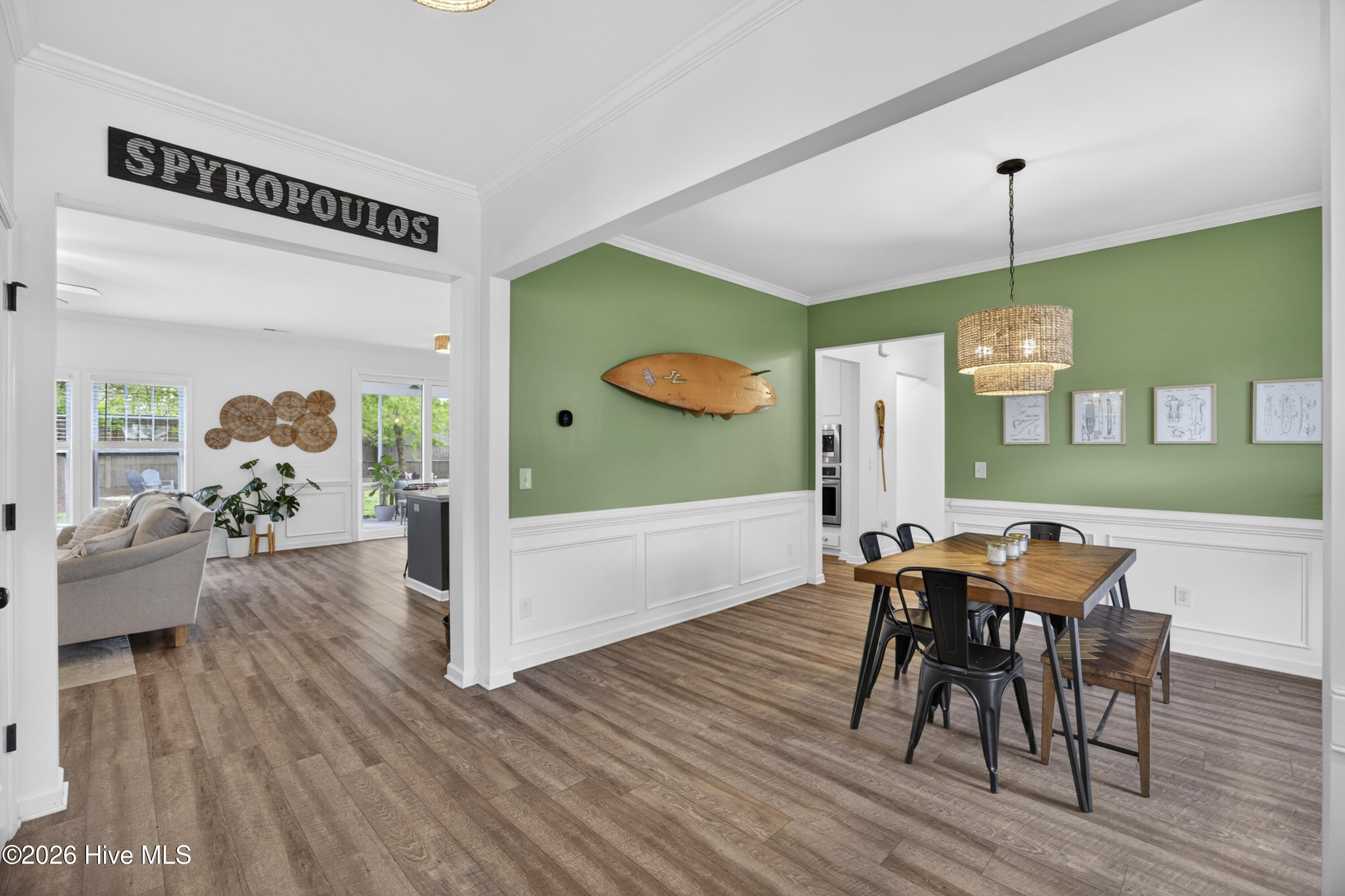 100567368 | Photo 11